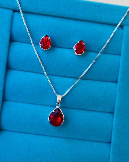 Conjunto Gota Vermelho