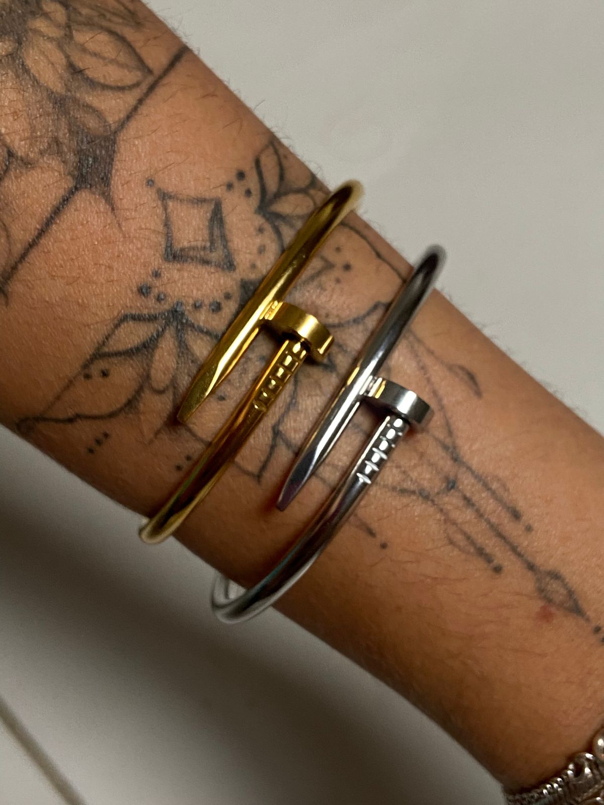 Bracelete Prego Dourada