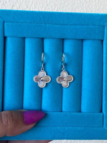 Brinco Trevo Diamantado 