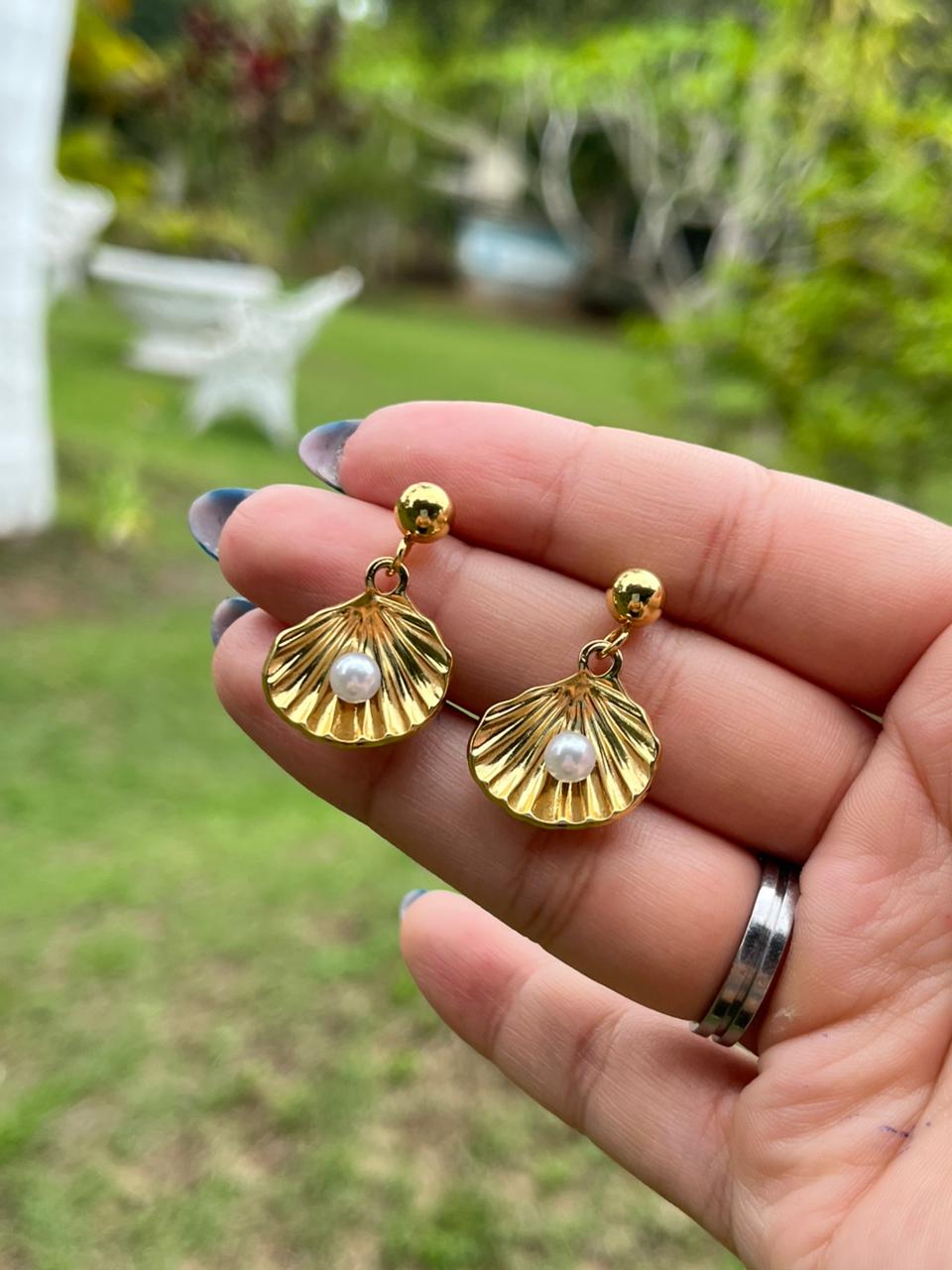 Brinco Concha Verão Aço Inox