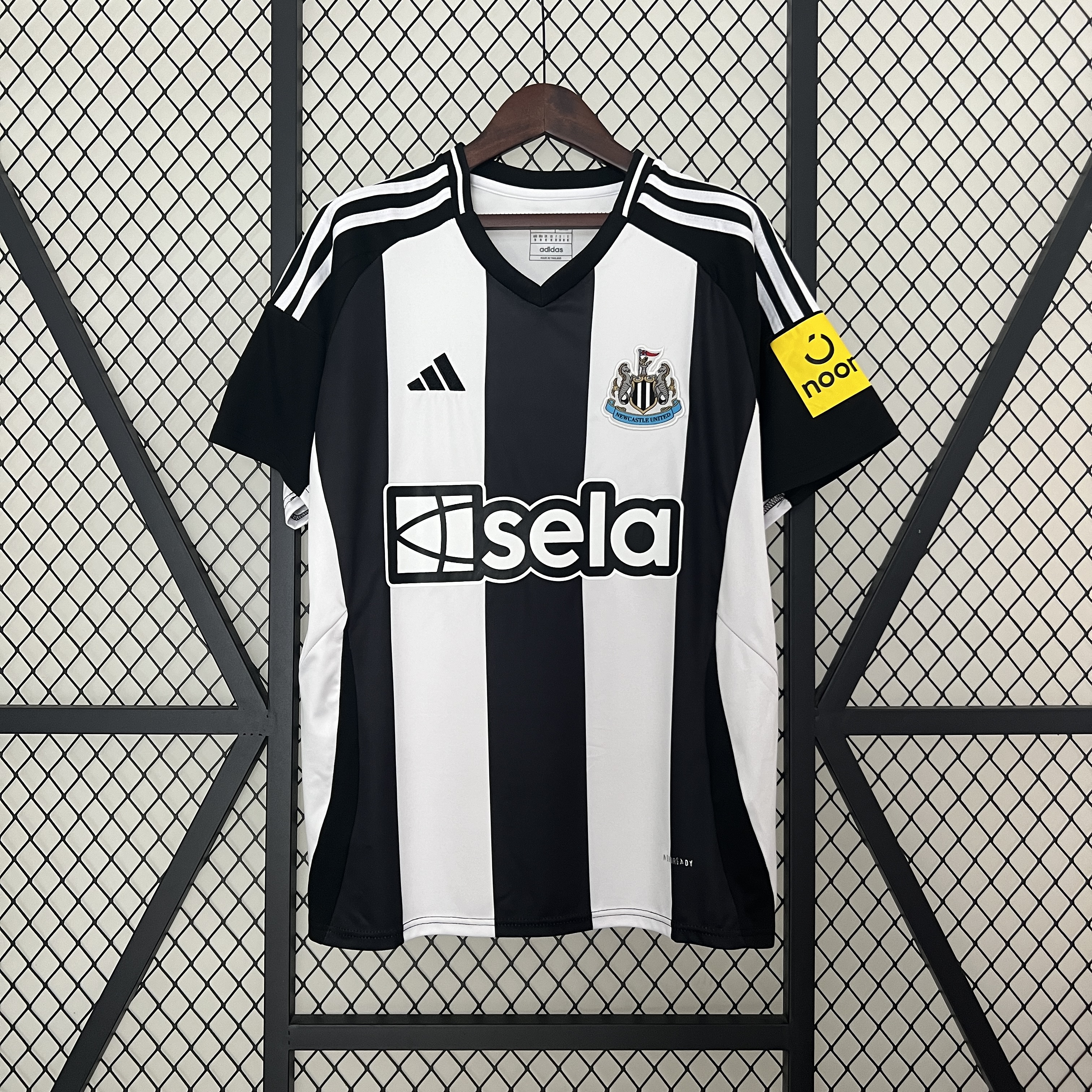 Newcastle Home Jersey 2024/25