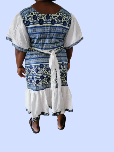 Robe à volant bleue