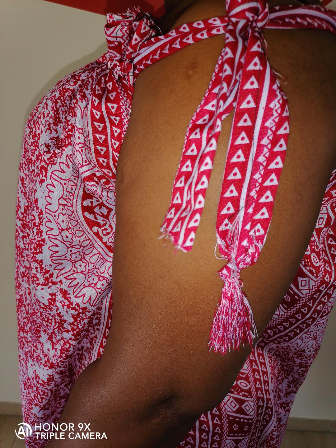 Robe d'été à motifs rouges