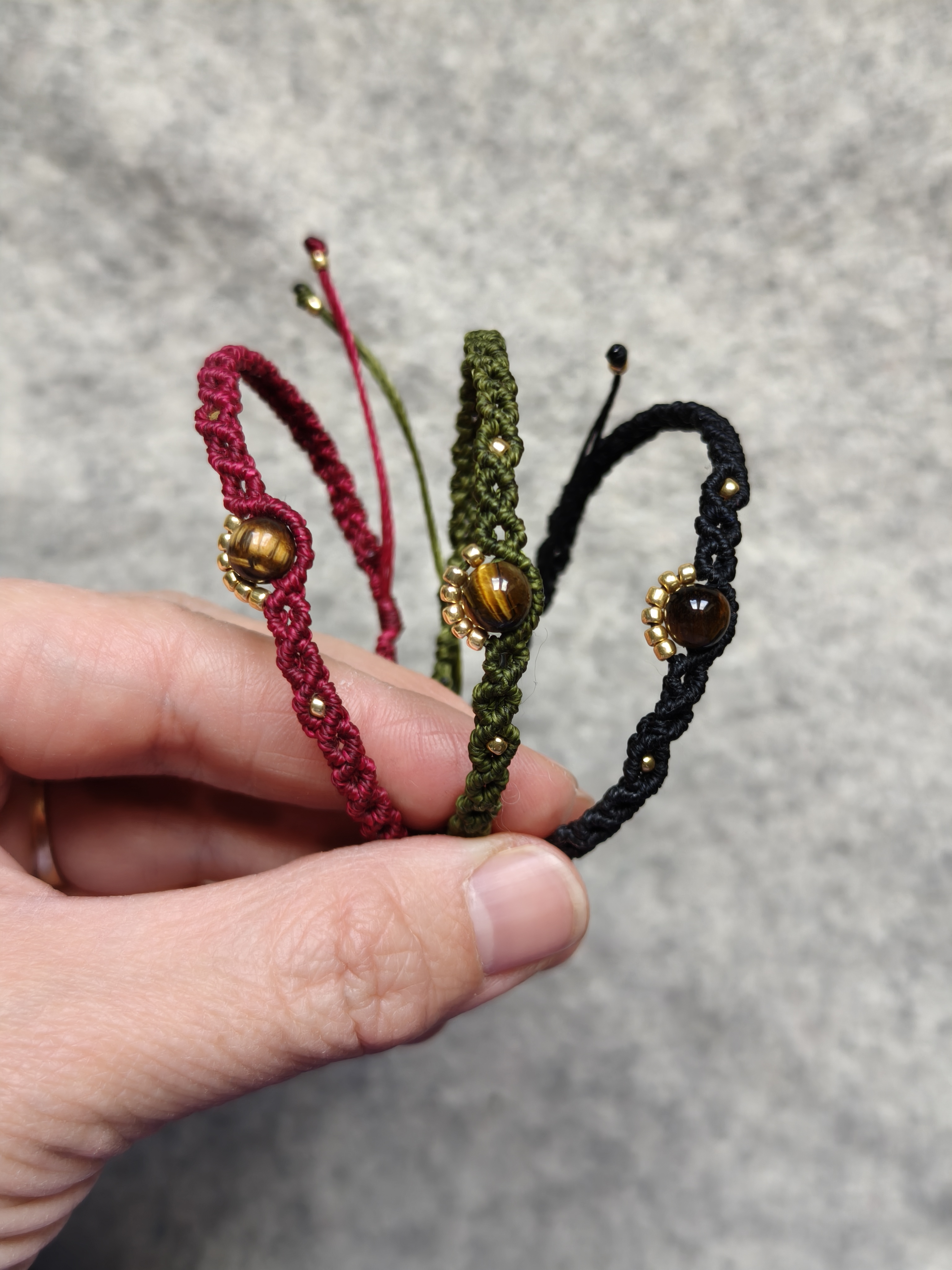 Macrame bracelet black -Tiger's eye 