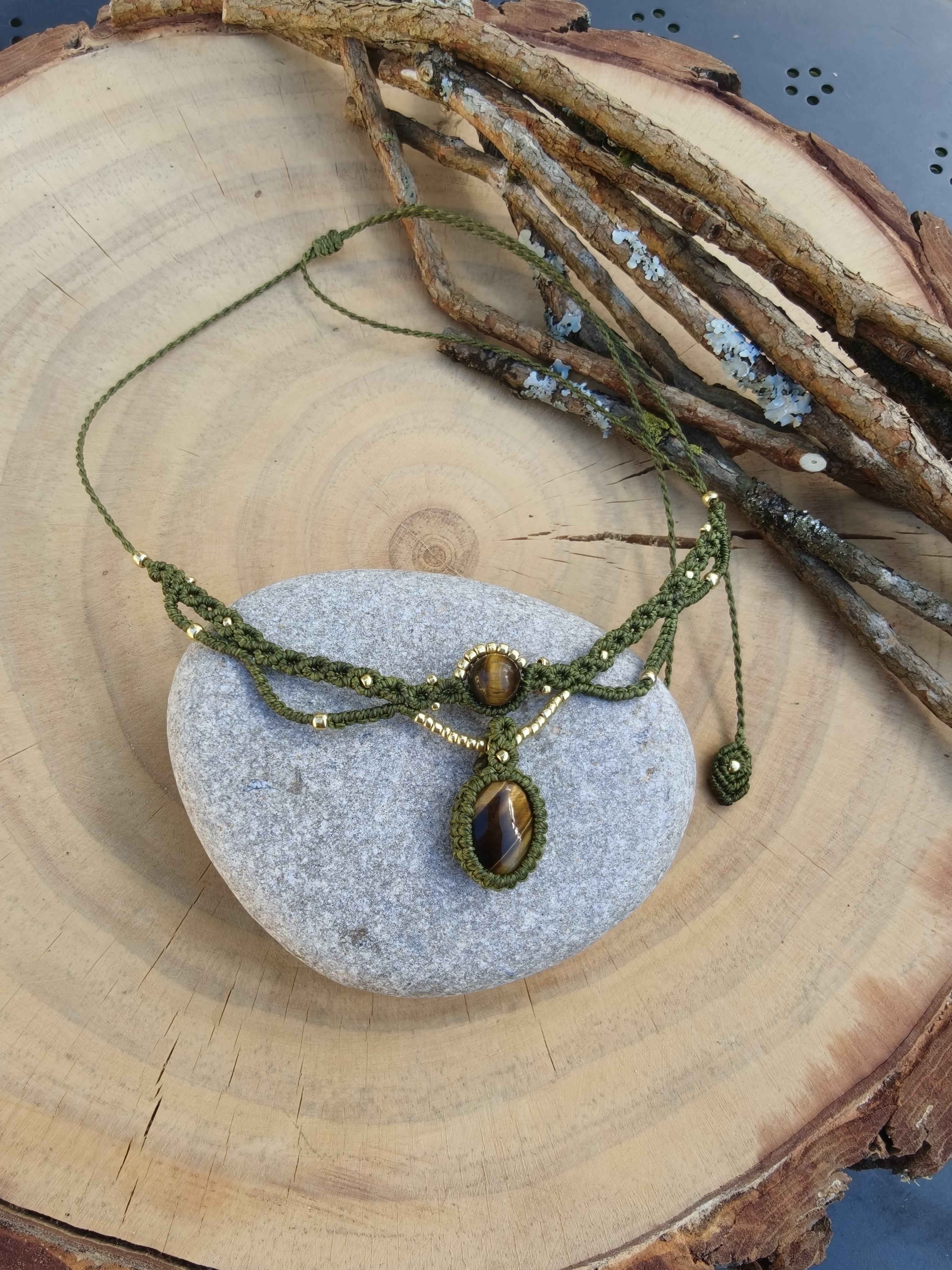 Macrame necklace - Tiger's eye 
