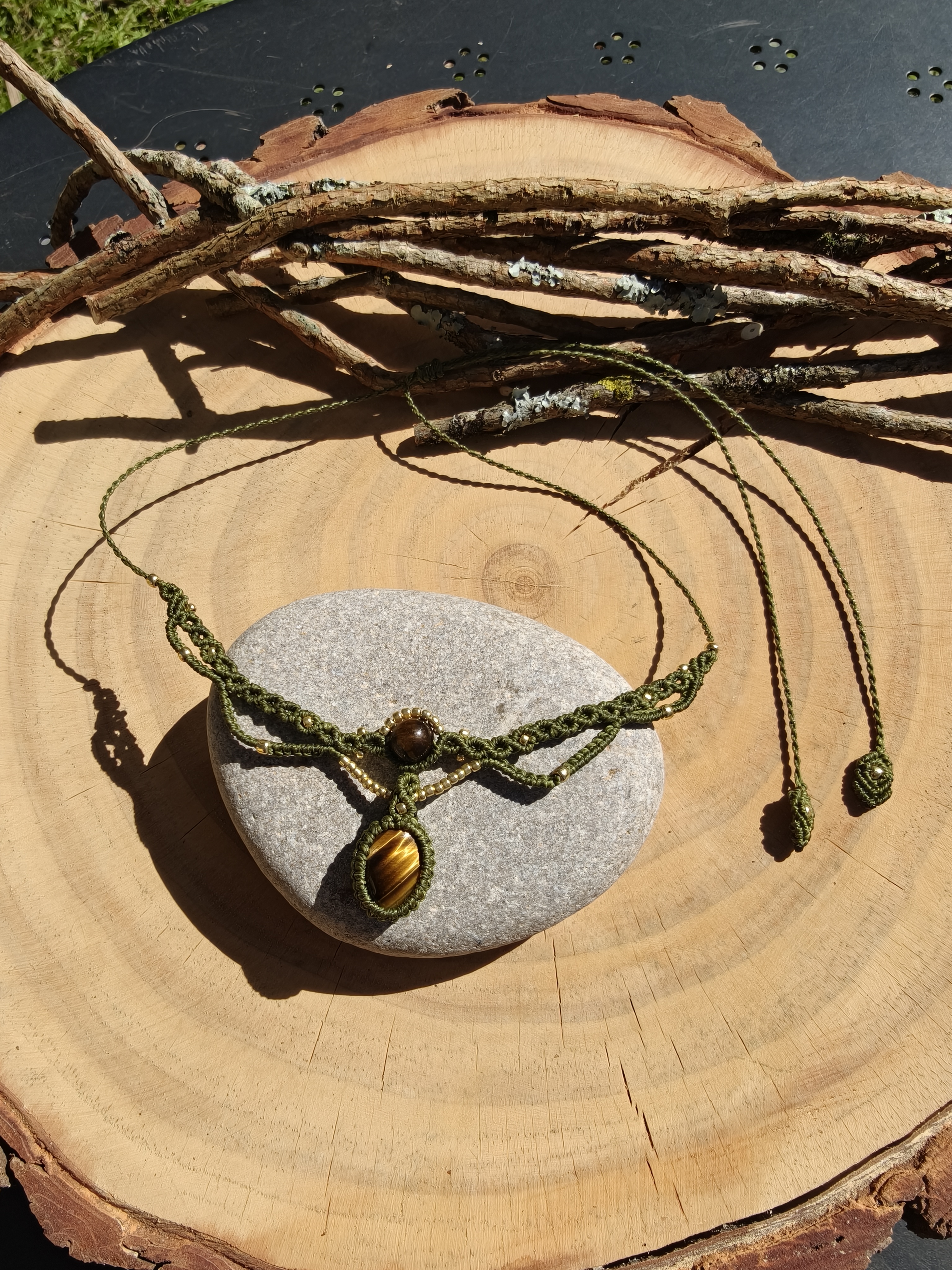 Macrame necklace - Tiger's eye 