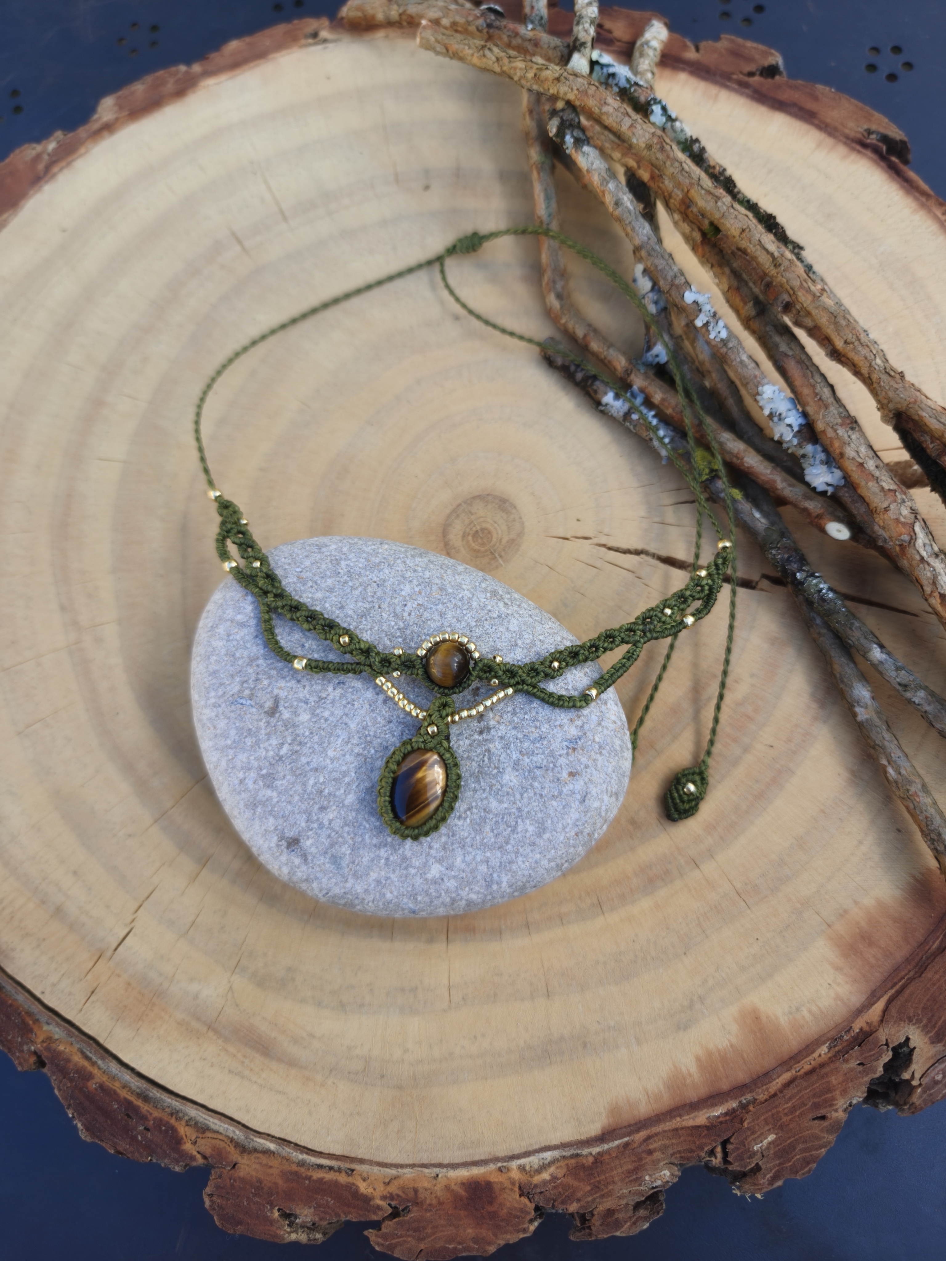 Macrame necklace - Tiger's eye 