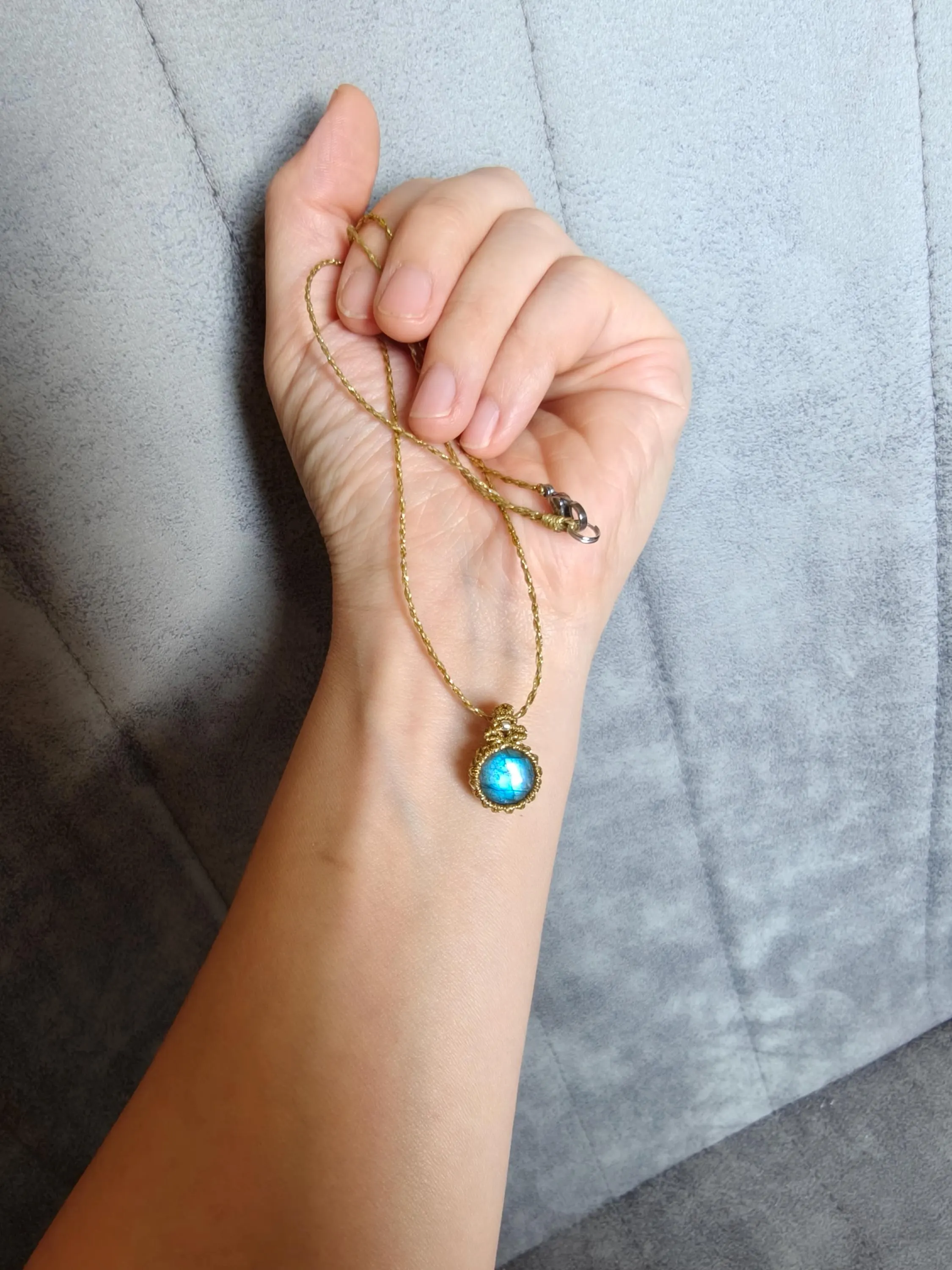Elegant Labradorite necklace 2
