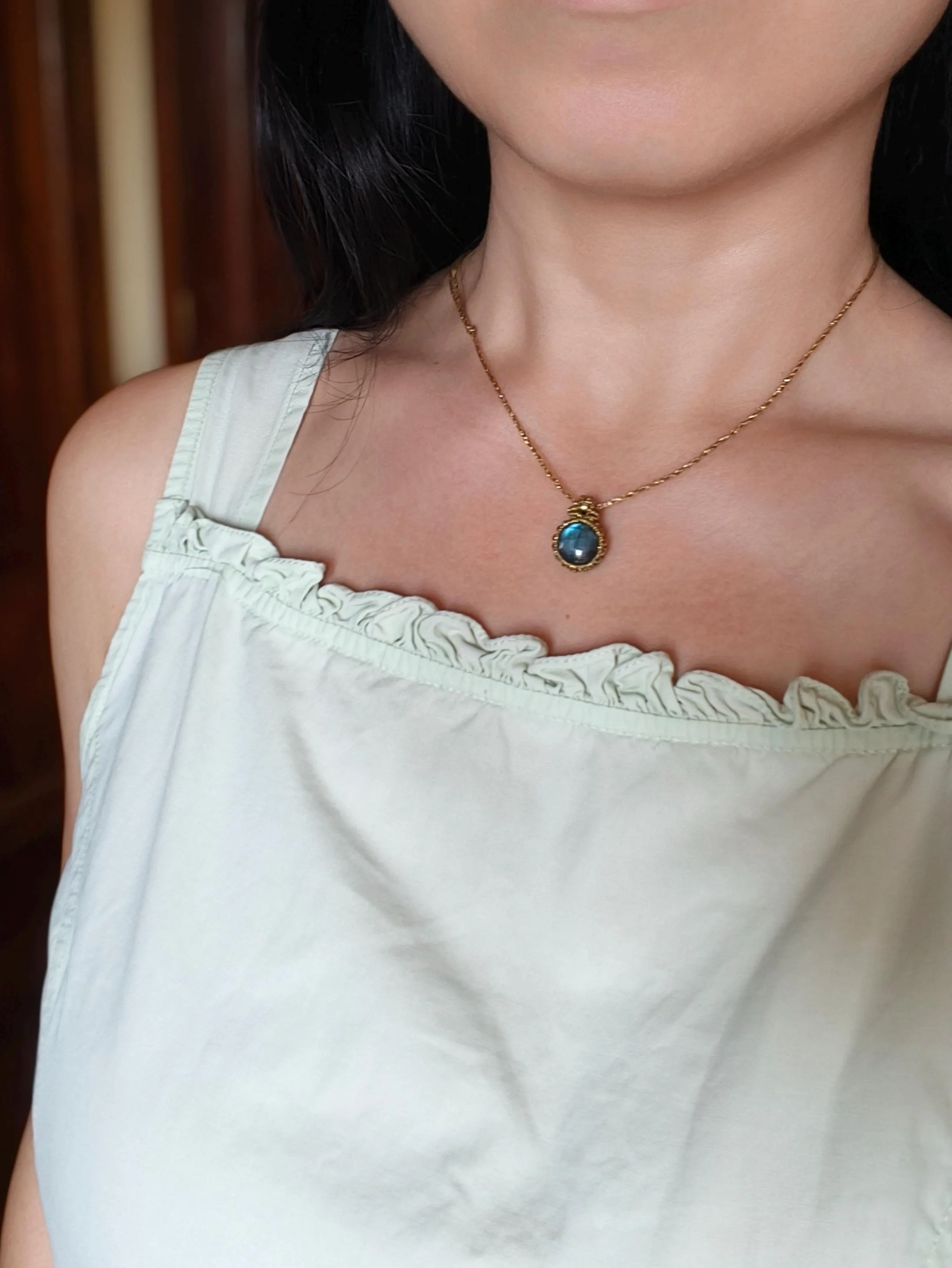 Elegant Labradorite necklace 2