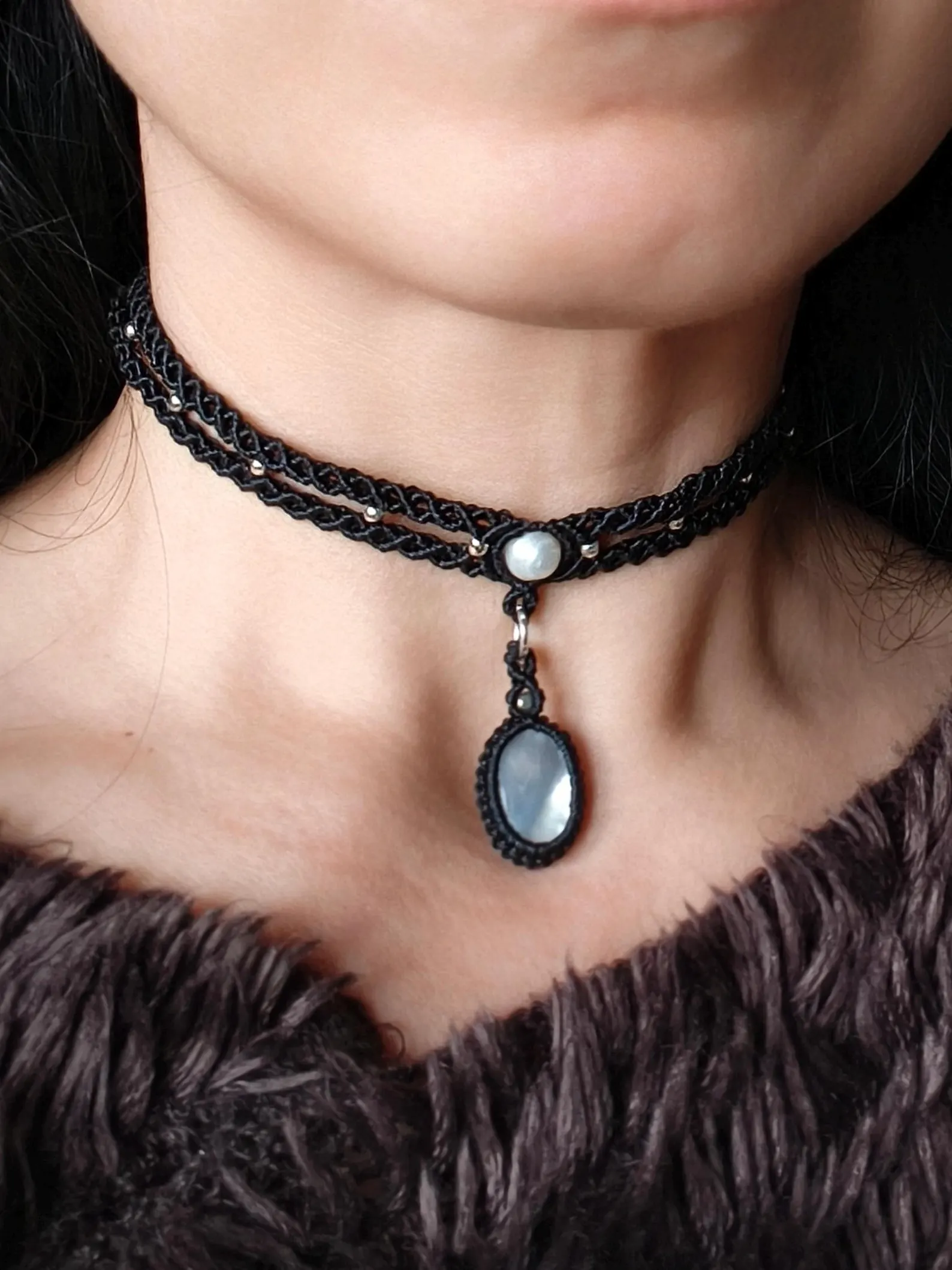  Choker necklace with Freshwater Pearl & Mother of Pearl