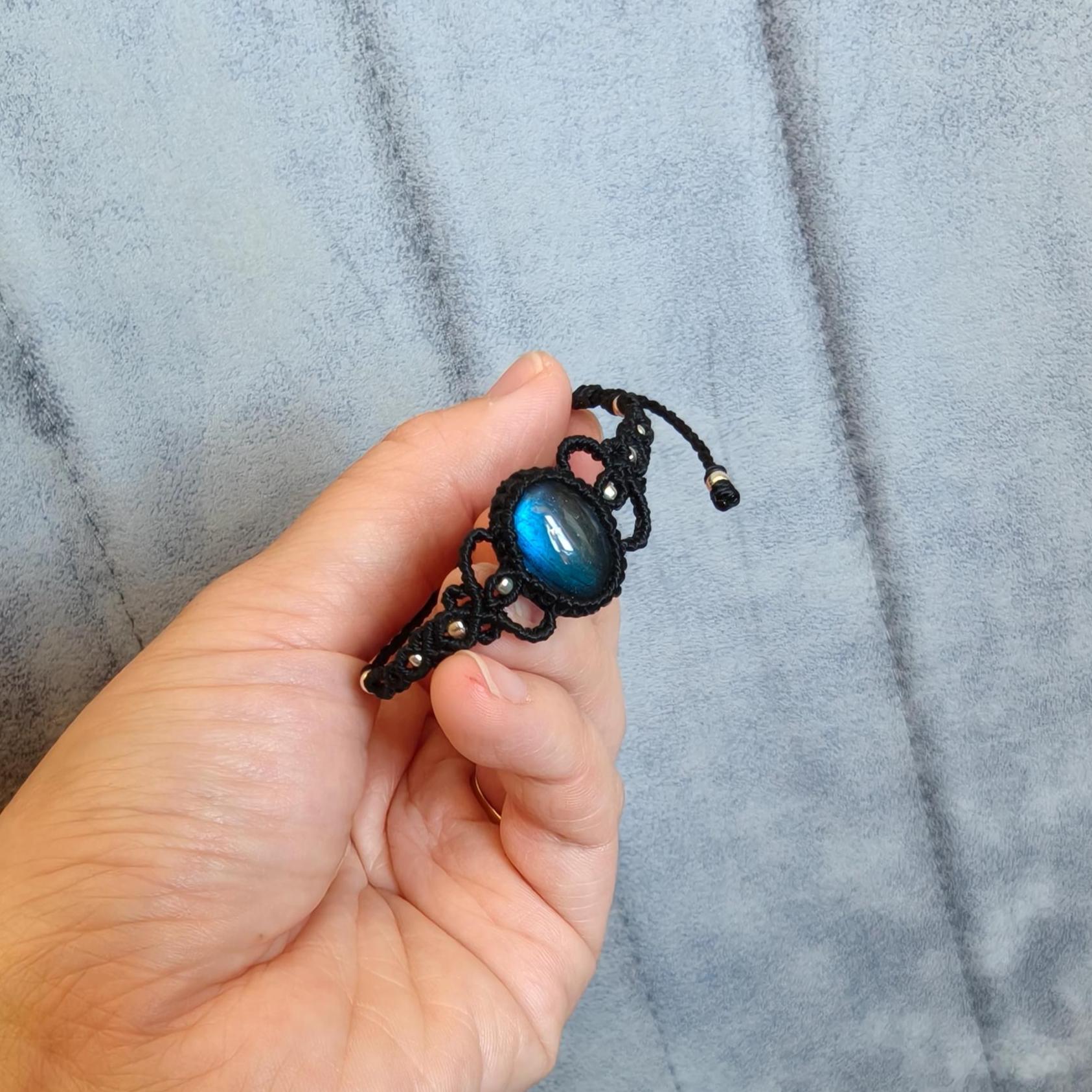 Black labradorite bracelet 