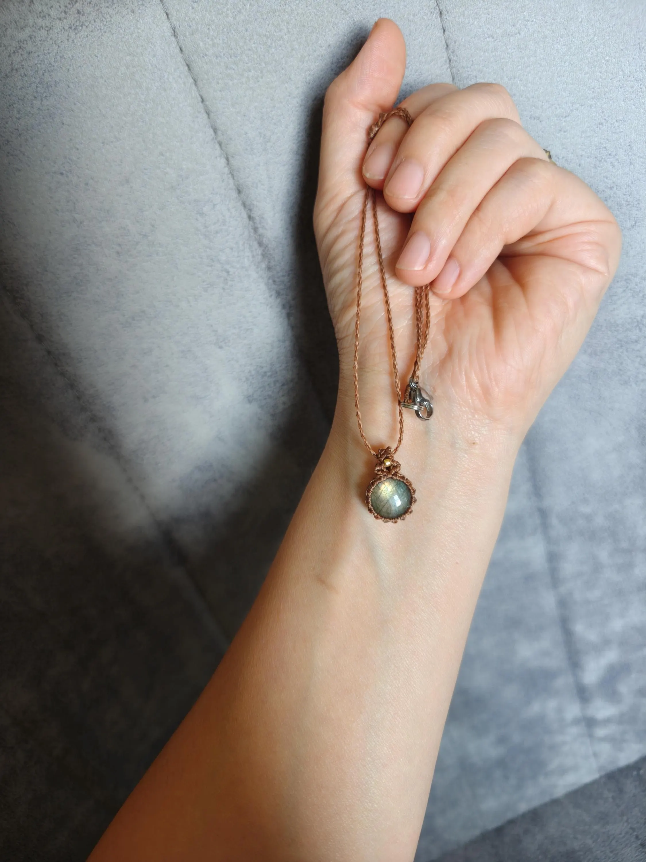 Elegant Labradorite necklace 