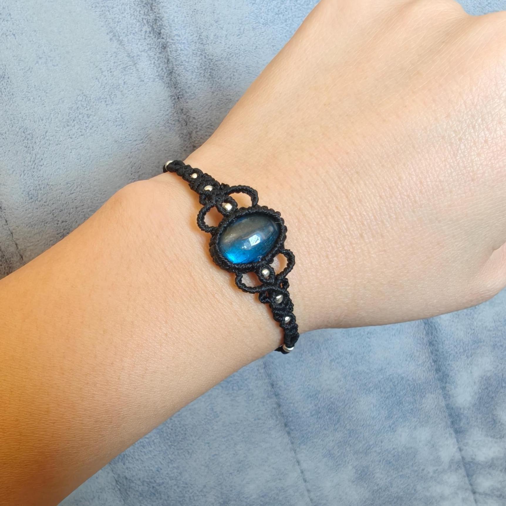 Black labradorite bracelet 