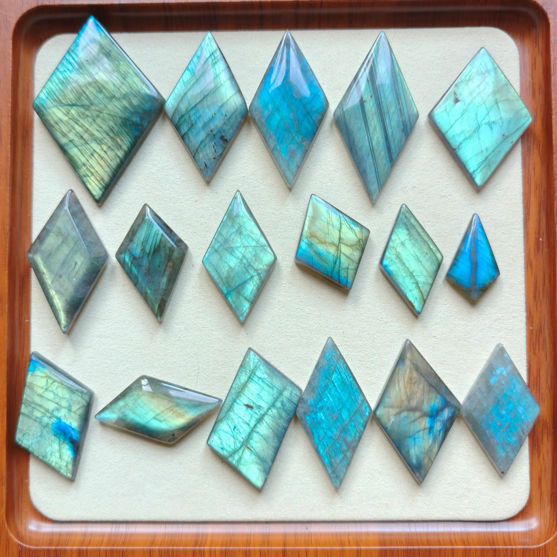 Diamond Shape Labradorite 