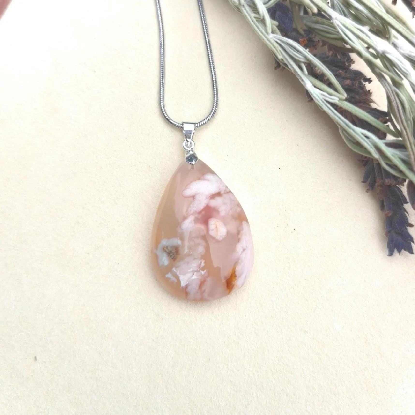Flower agate Necklace