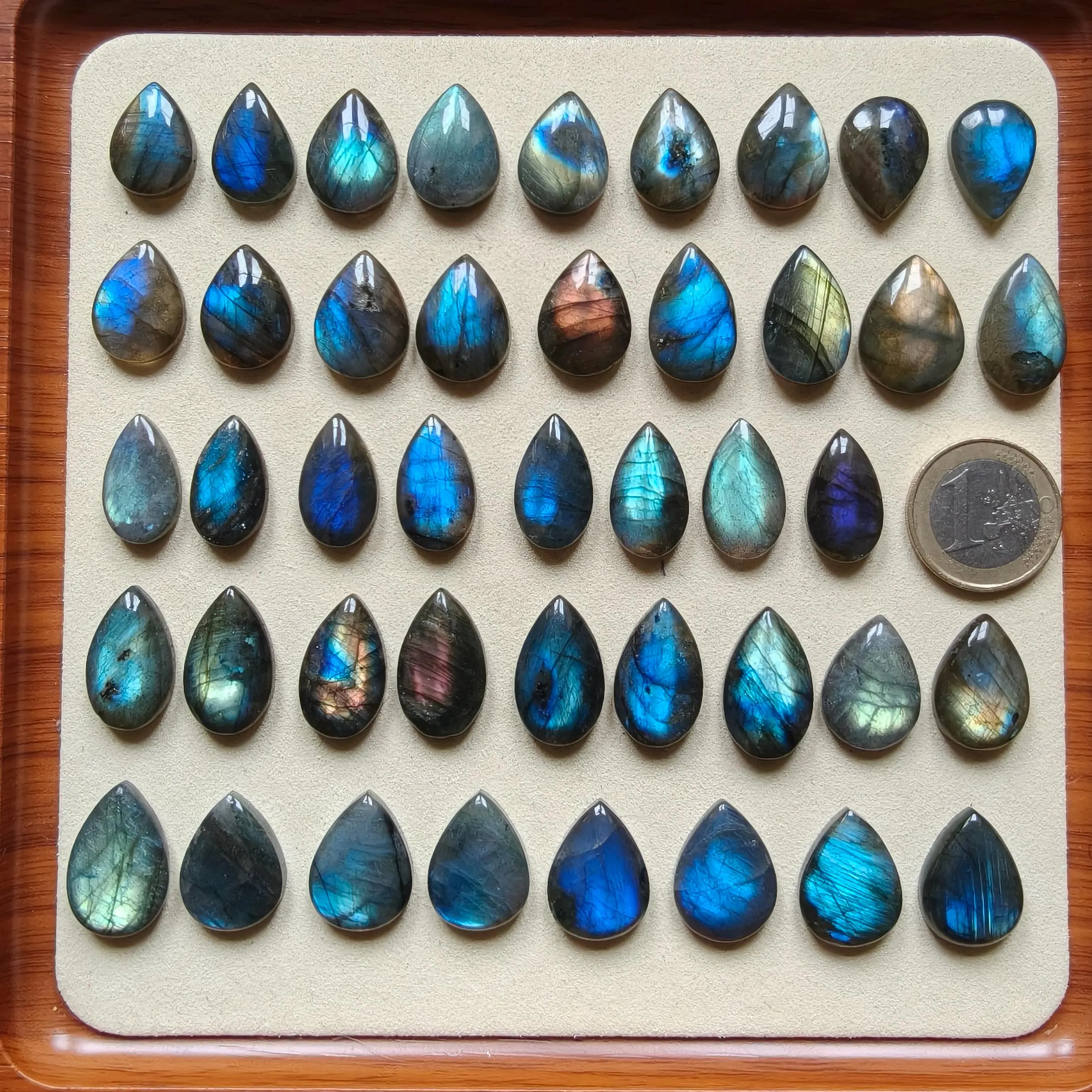 Small Teardrop Labradorite