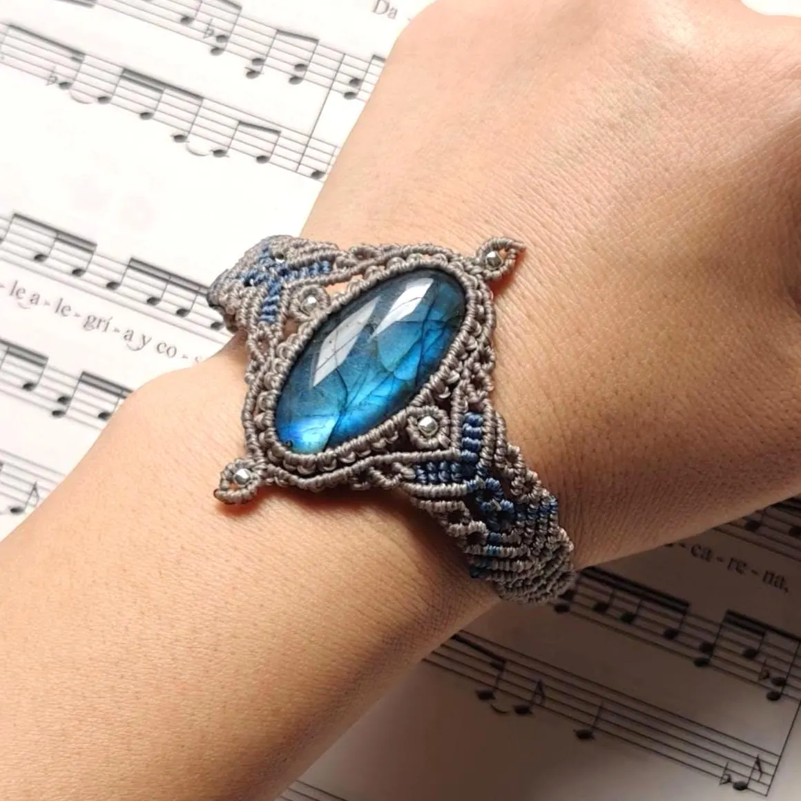 Labradorite Macrame Bracelet