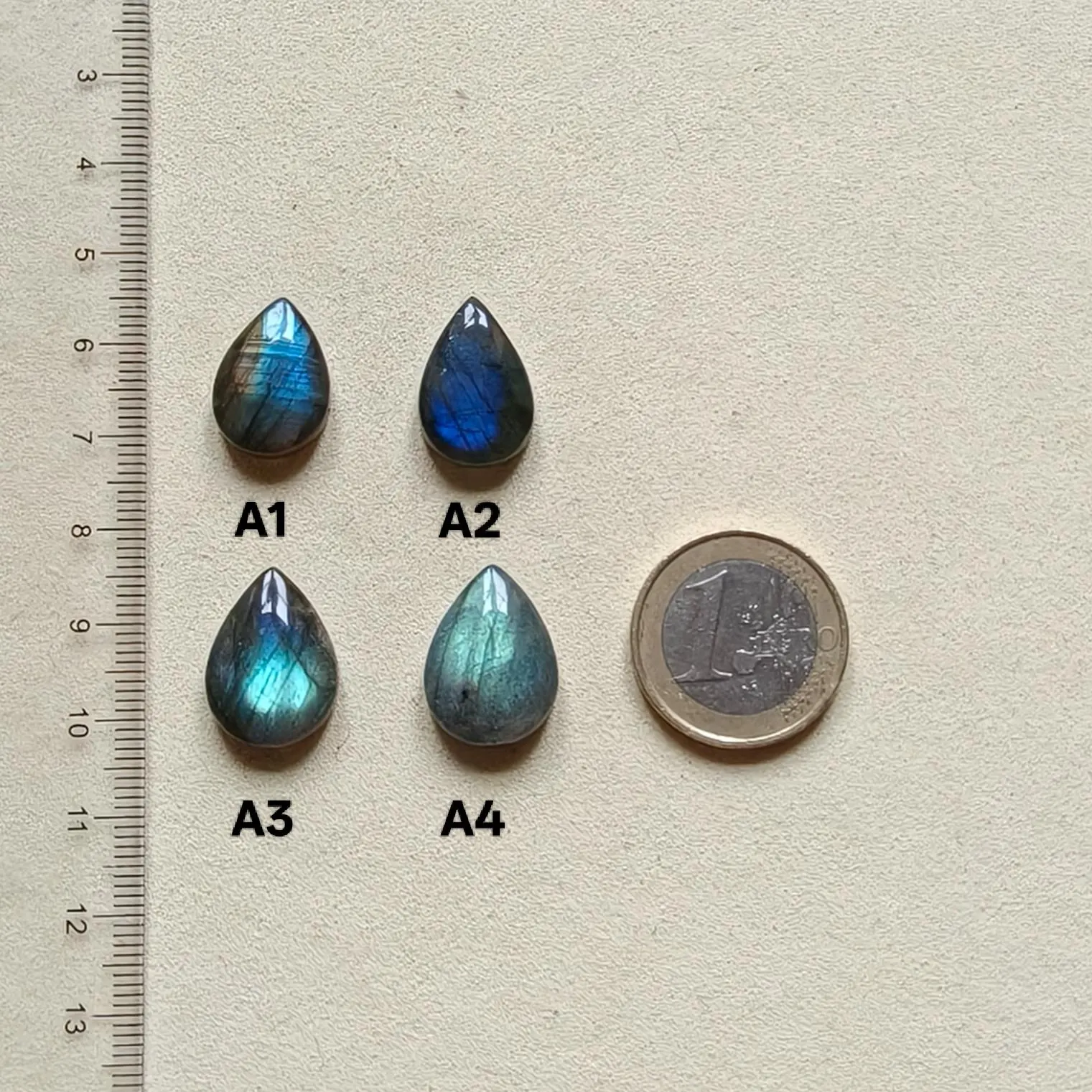 Small Teardrop Labradorite 