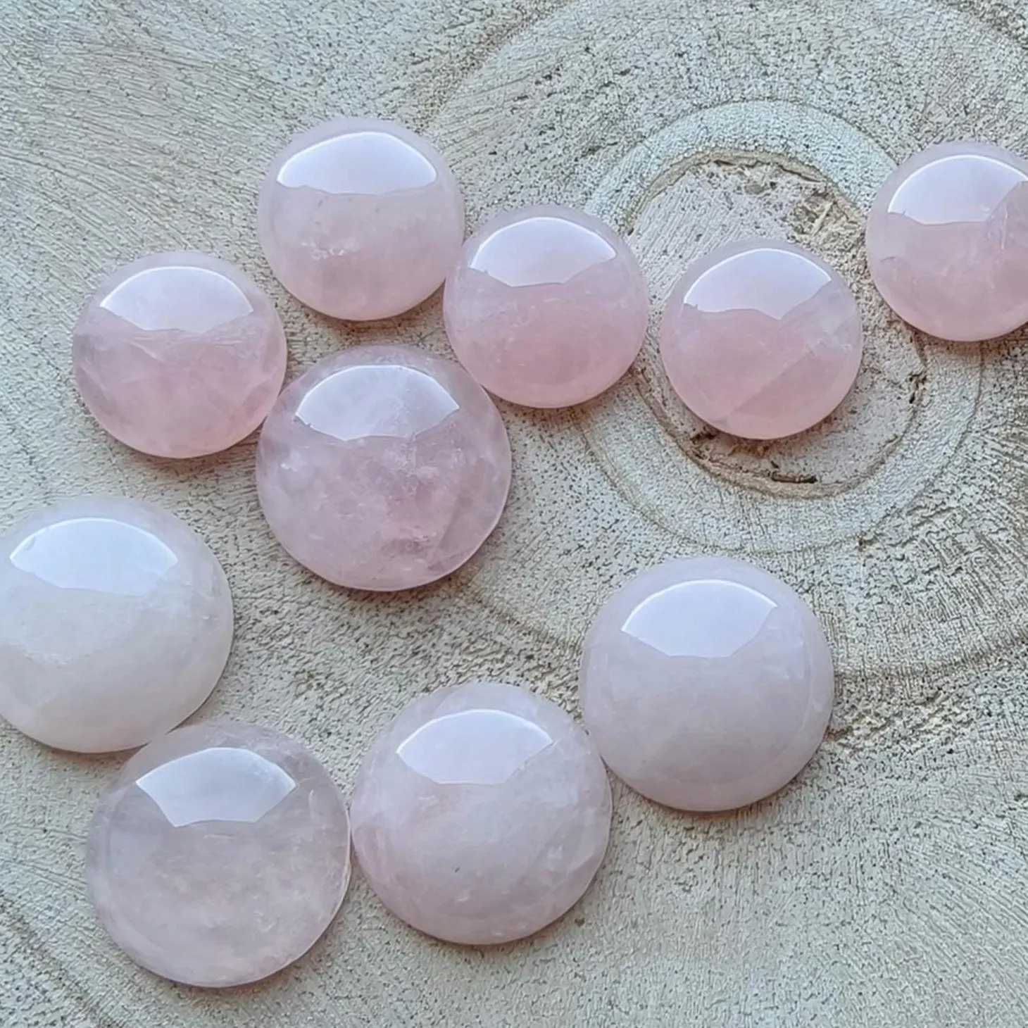 Round Rose quartz cabochons 