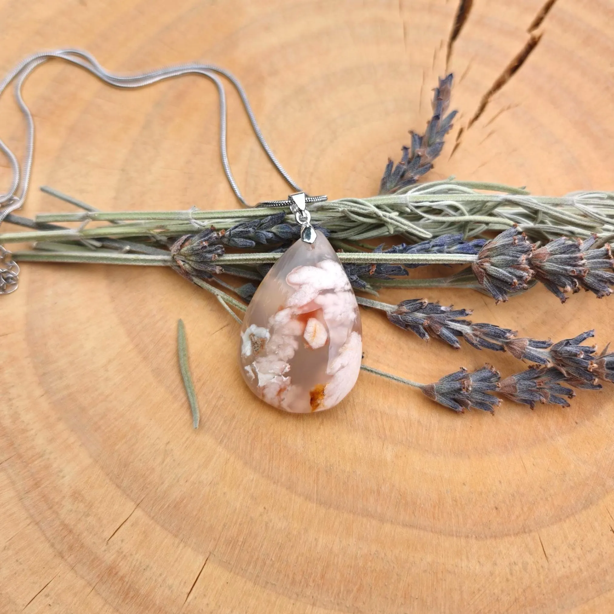 Flower agate Necklace