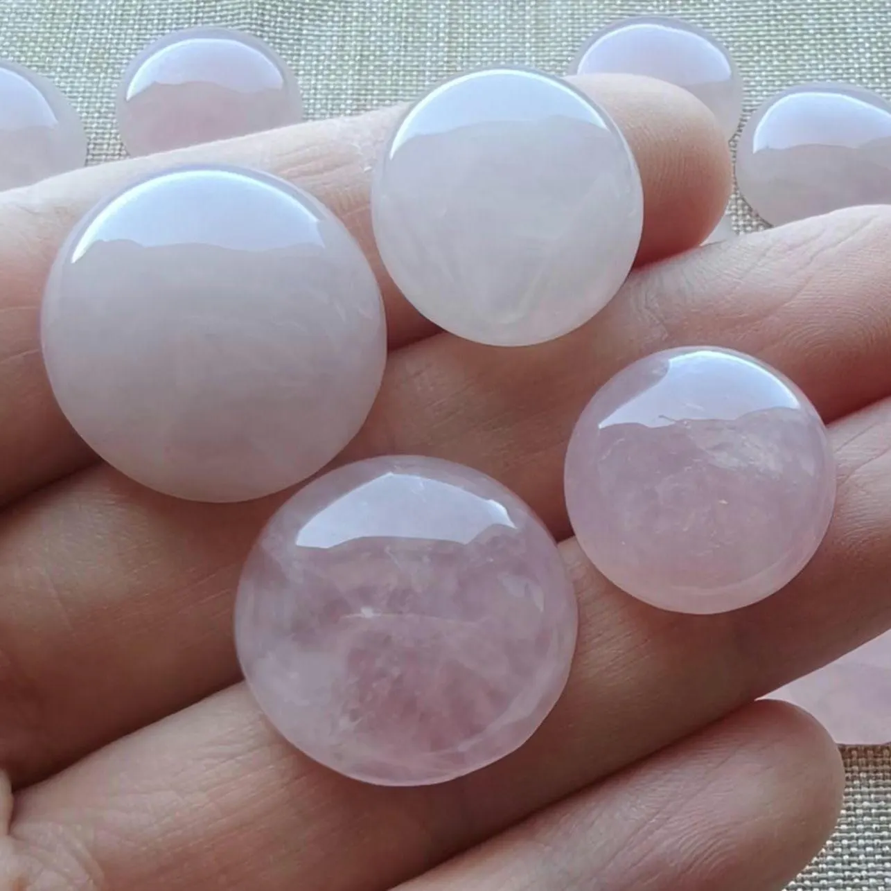 Round Rose quartz cabochons