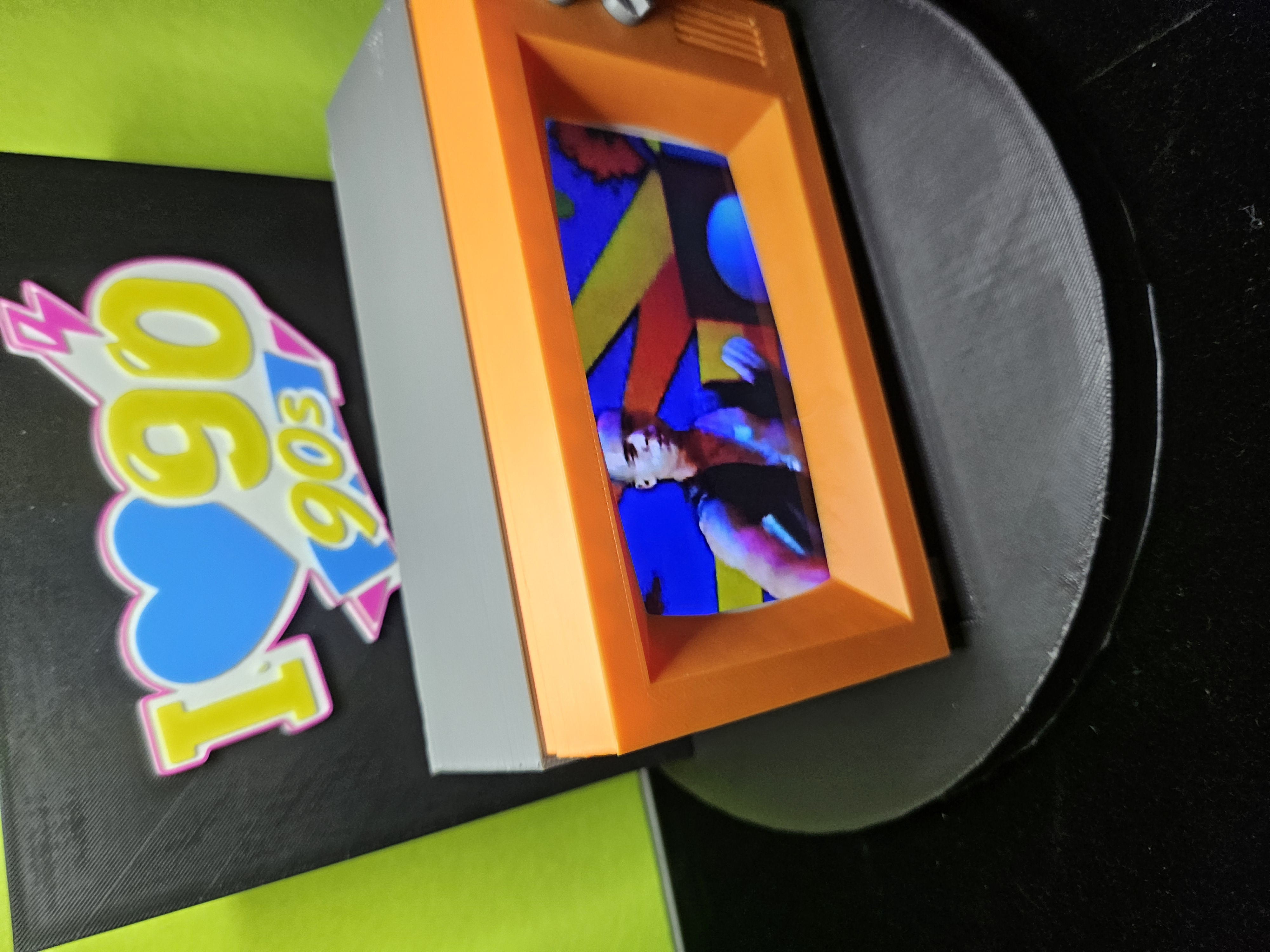 Mini televisor retro 90s