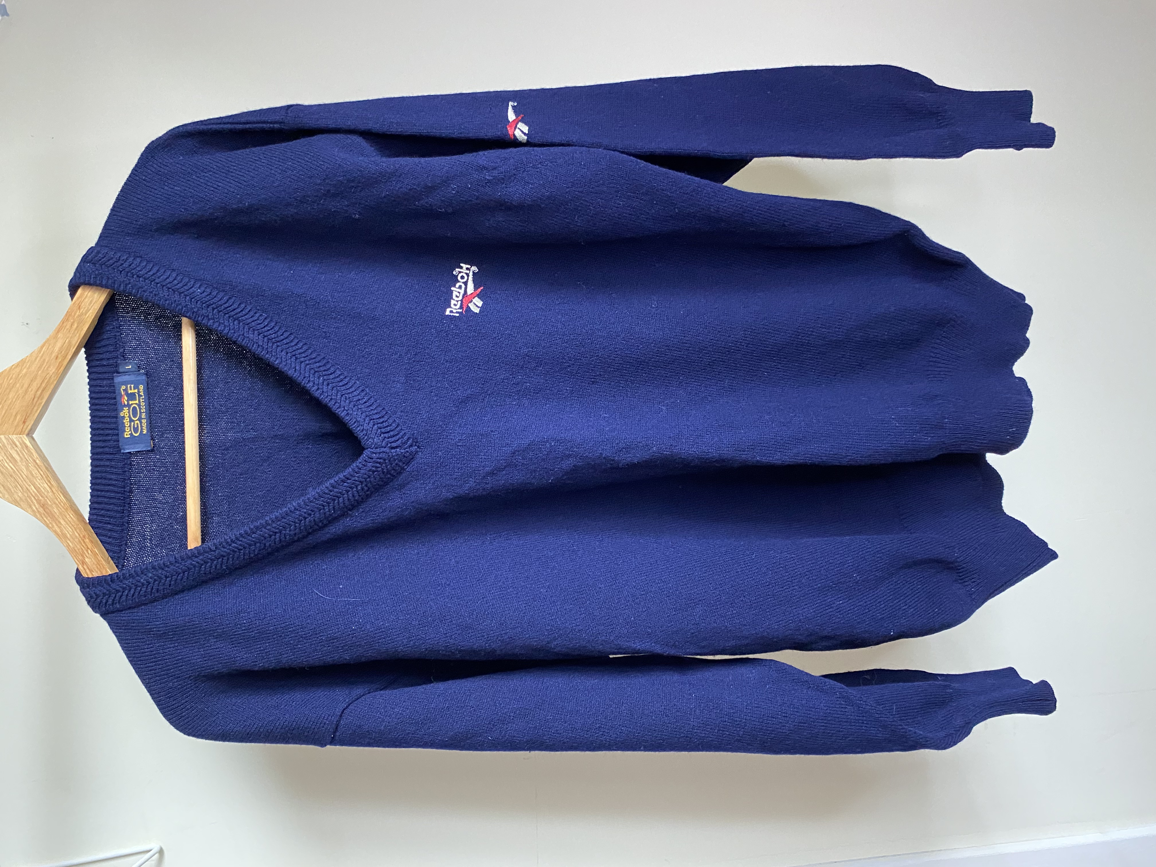 Vintage Reebok Golf v-neck jumper (L)