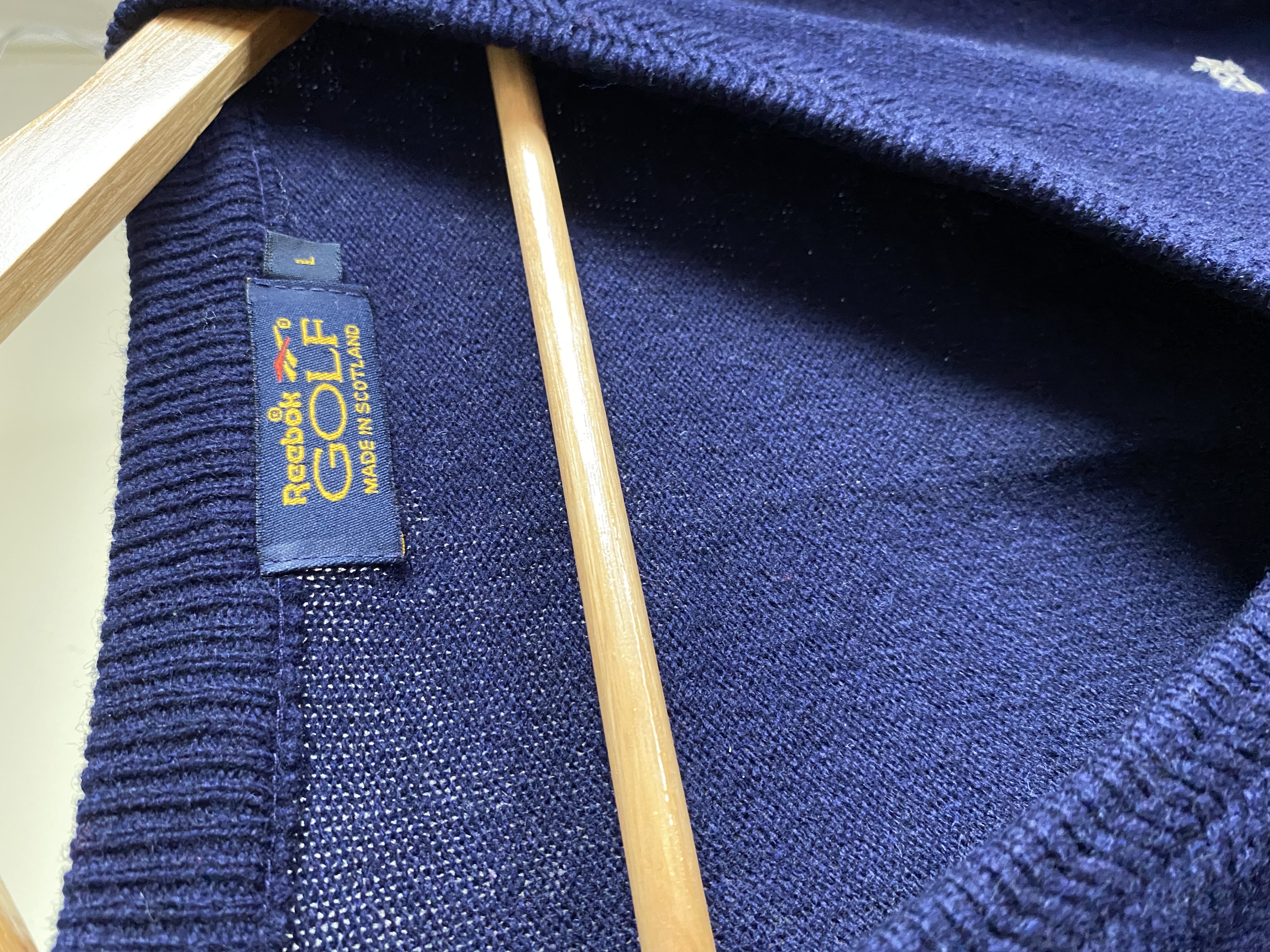 Vintage Reebok Golf v-neck jumper (L)