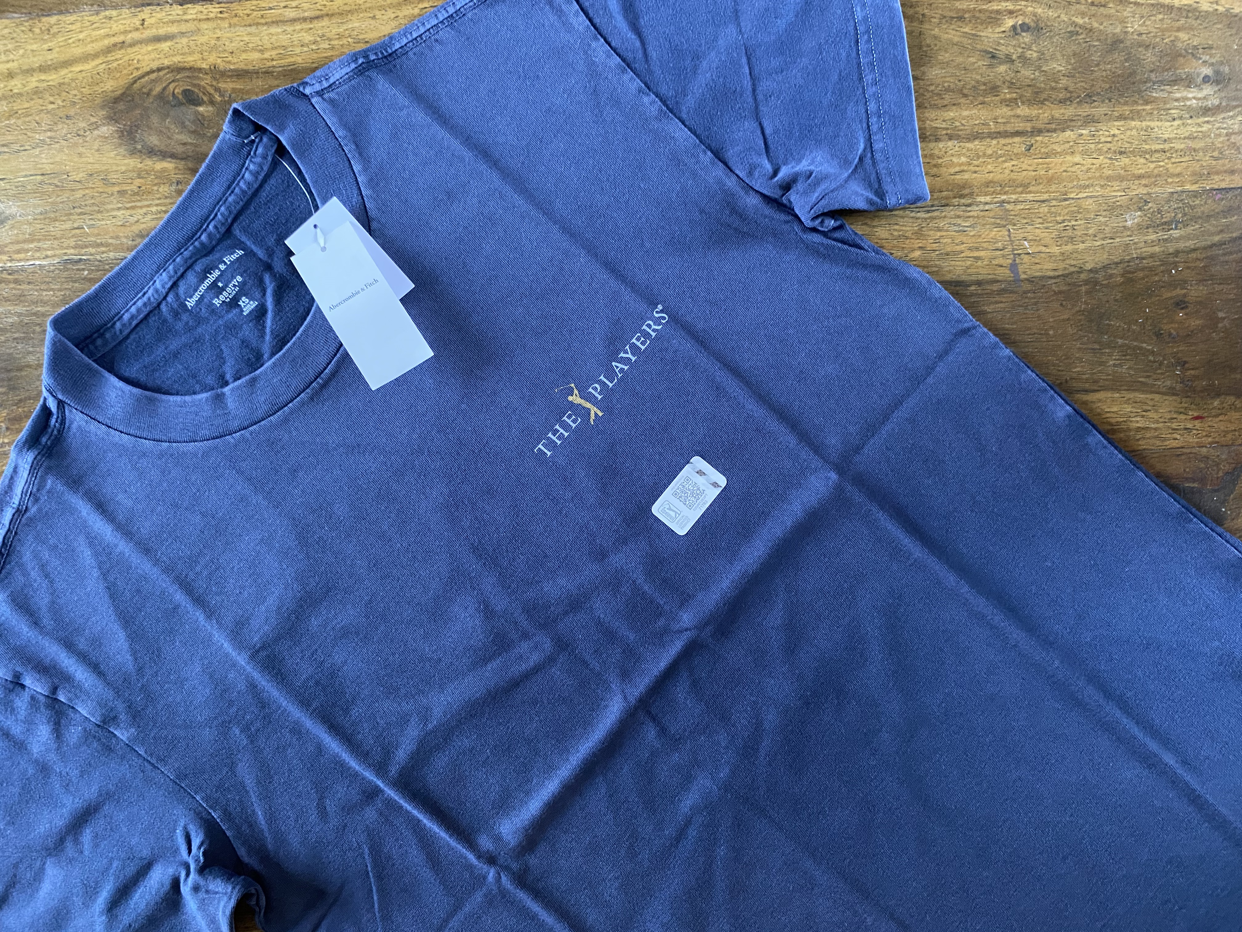 BRAND NEW Abercrombie & Fitch The Players tee (XS)
