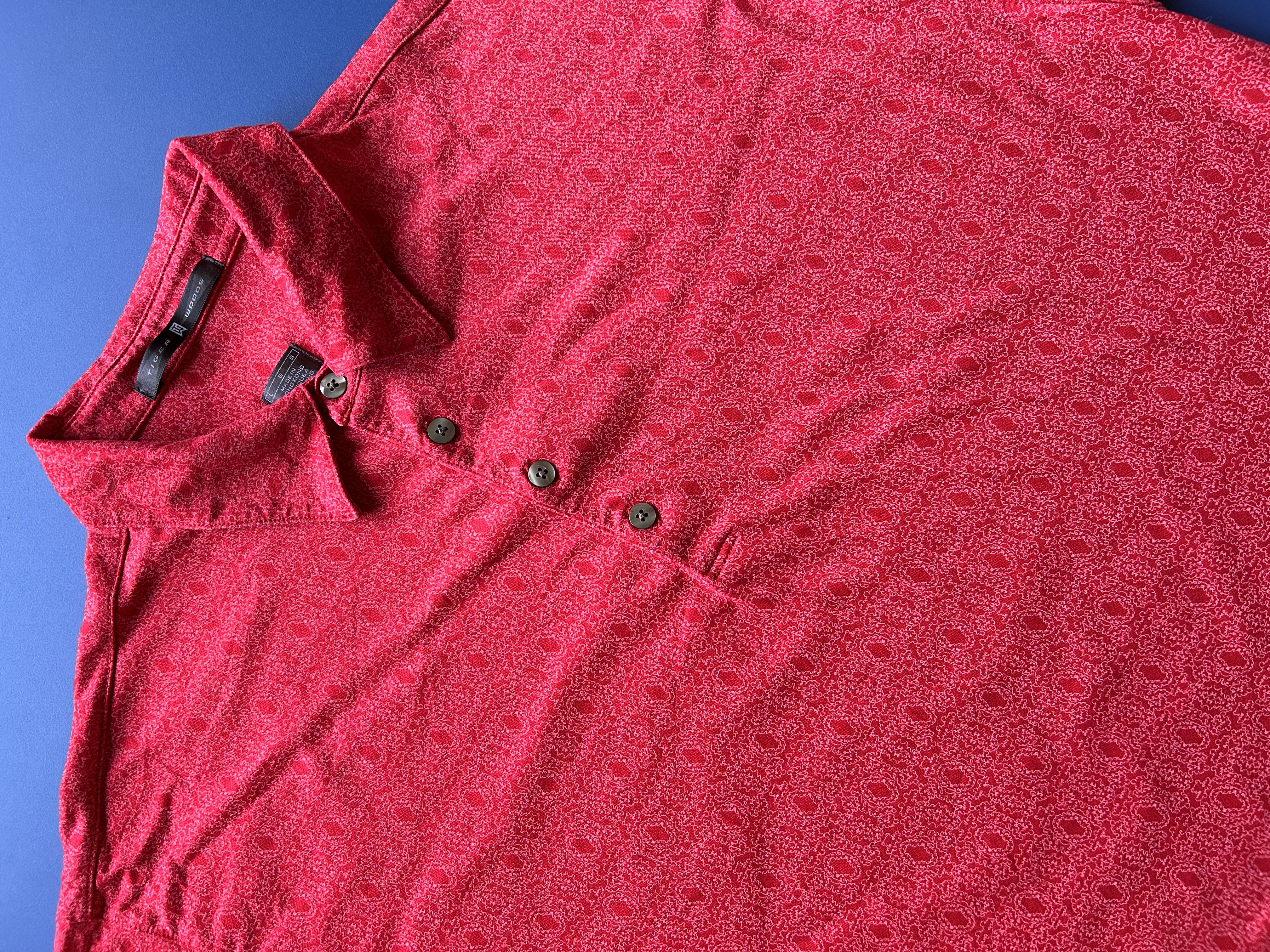 Classic red patterned Tiger Woods nike polo (L)