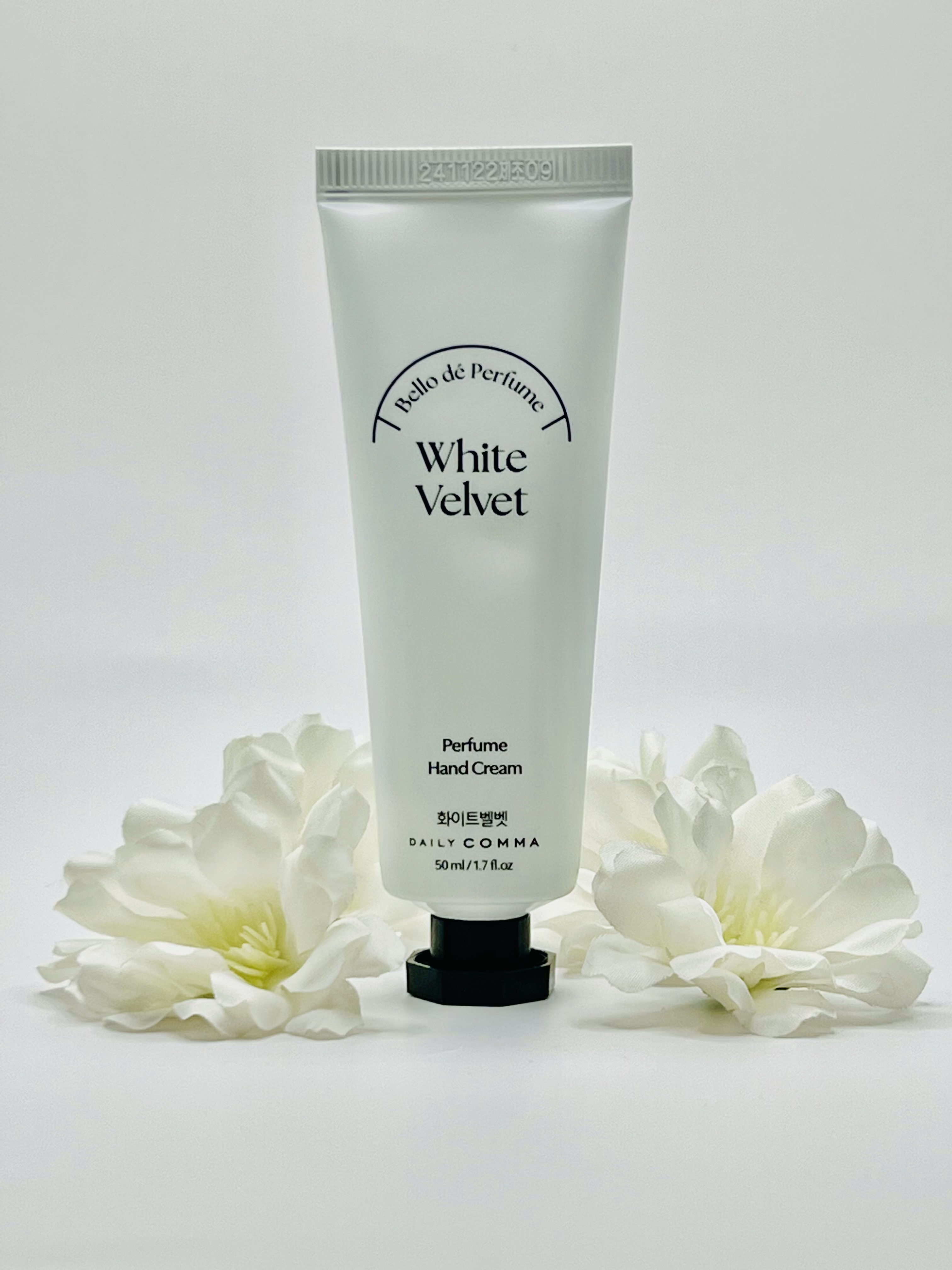White Velvet Perfume Hand Cream by Daily Comma 