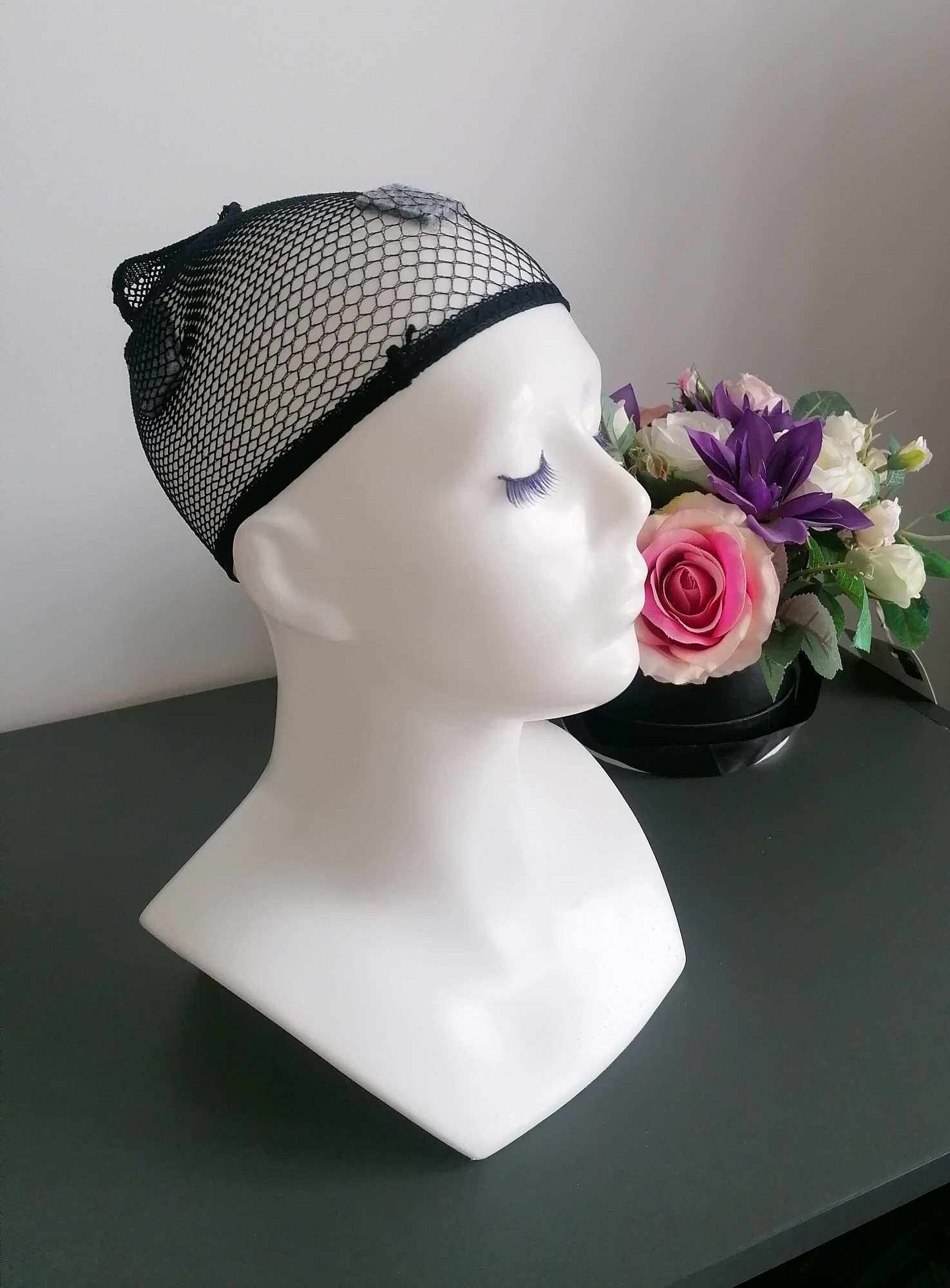 Peruko kepuraitė tinkliukas (juodos spalvos)