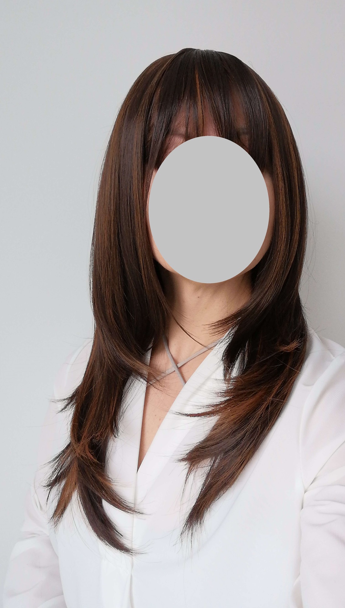 Perukas Nr. 327(1) tamsiai rudas su bordo atspalviu, ilgis 55cm