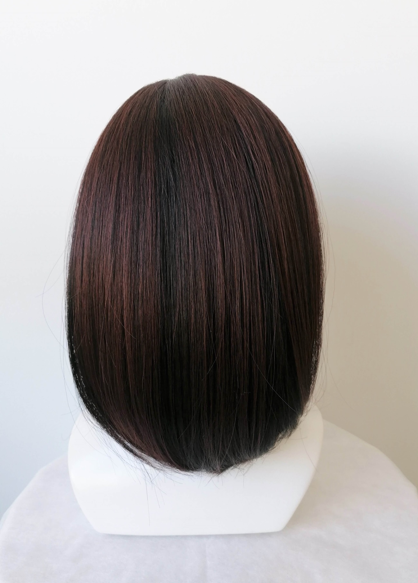 Perukas Nr. 2009(1) tamsiai rudas kare, ilgis 40cm