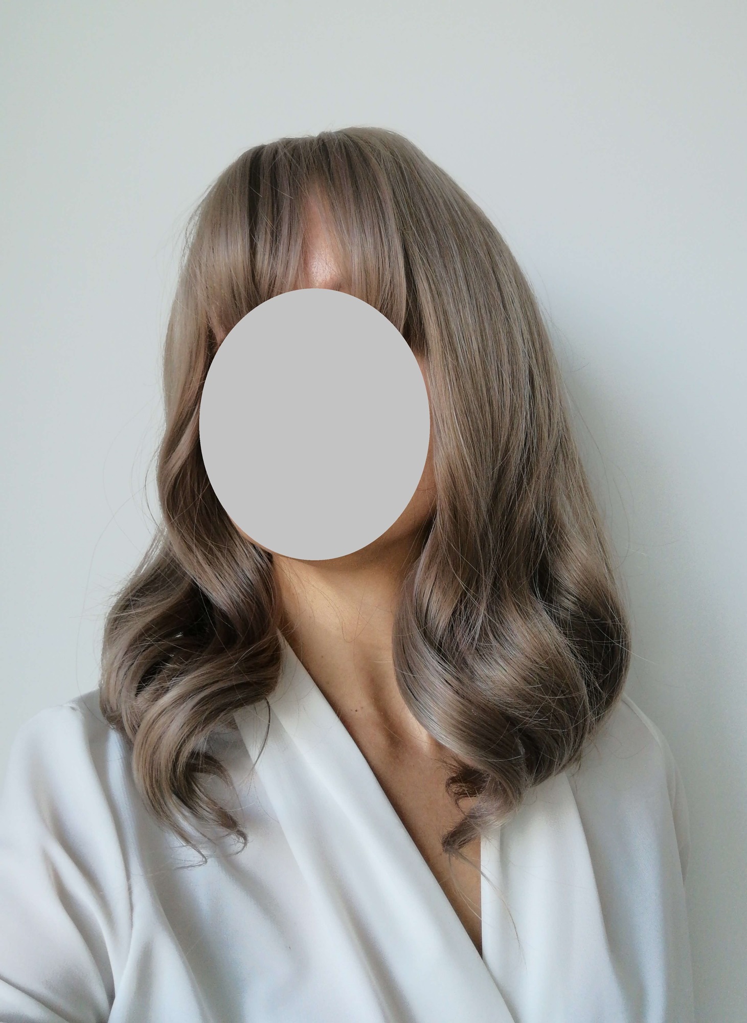 Perukas Nr. 1132(1) rudas, garbanotas, su kirpčiukais, ilgis 40cm