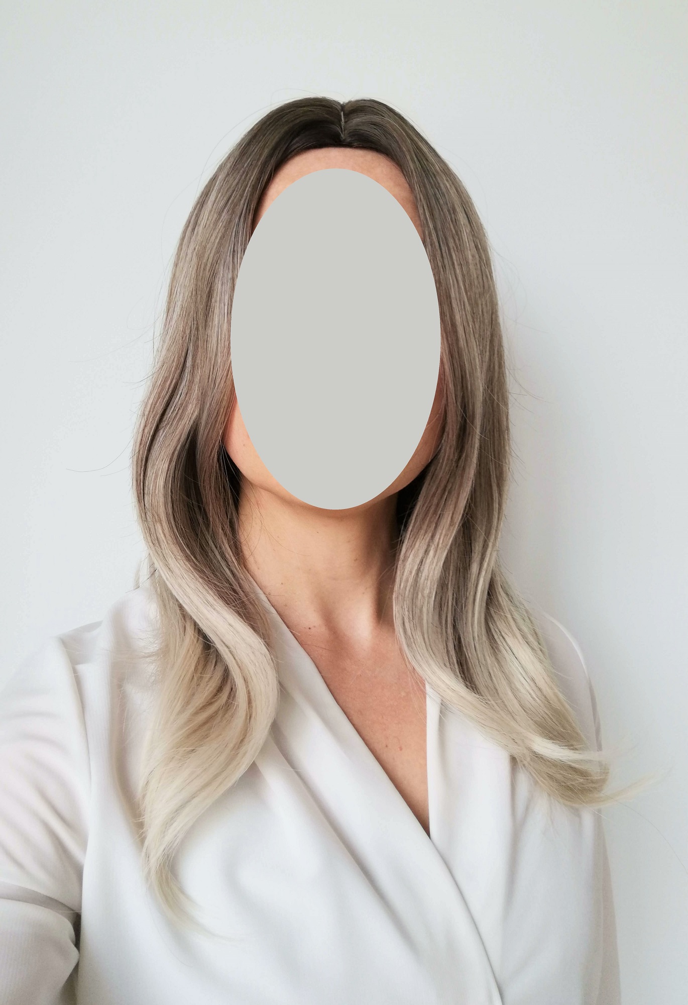 Perukas Nr. 1081 natūrali spalva, šviesėjantys galai, ilgis 45cm