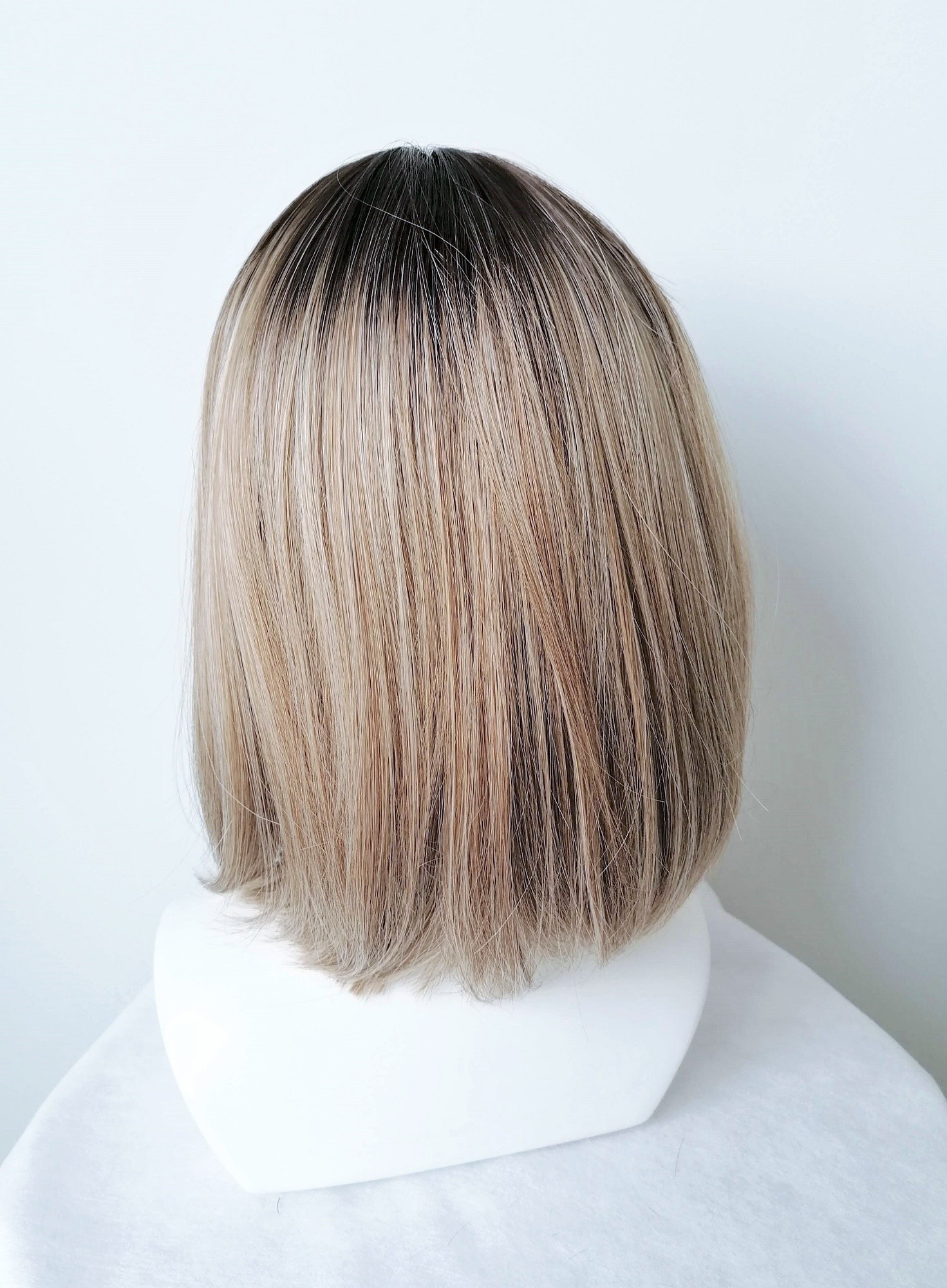 Perukas Nr. 191(1) natūrali spalva, kare kirpimas, ilgis 35cm