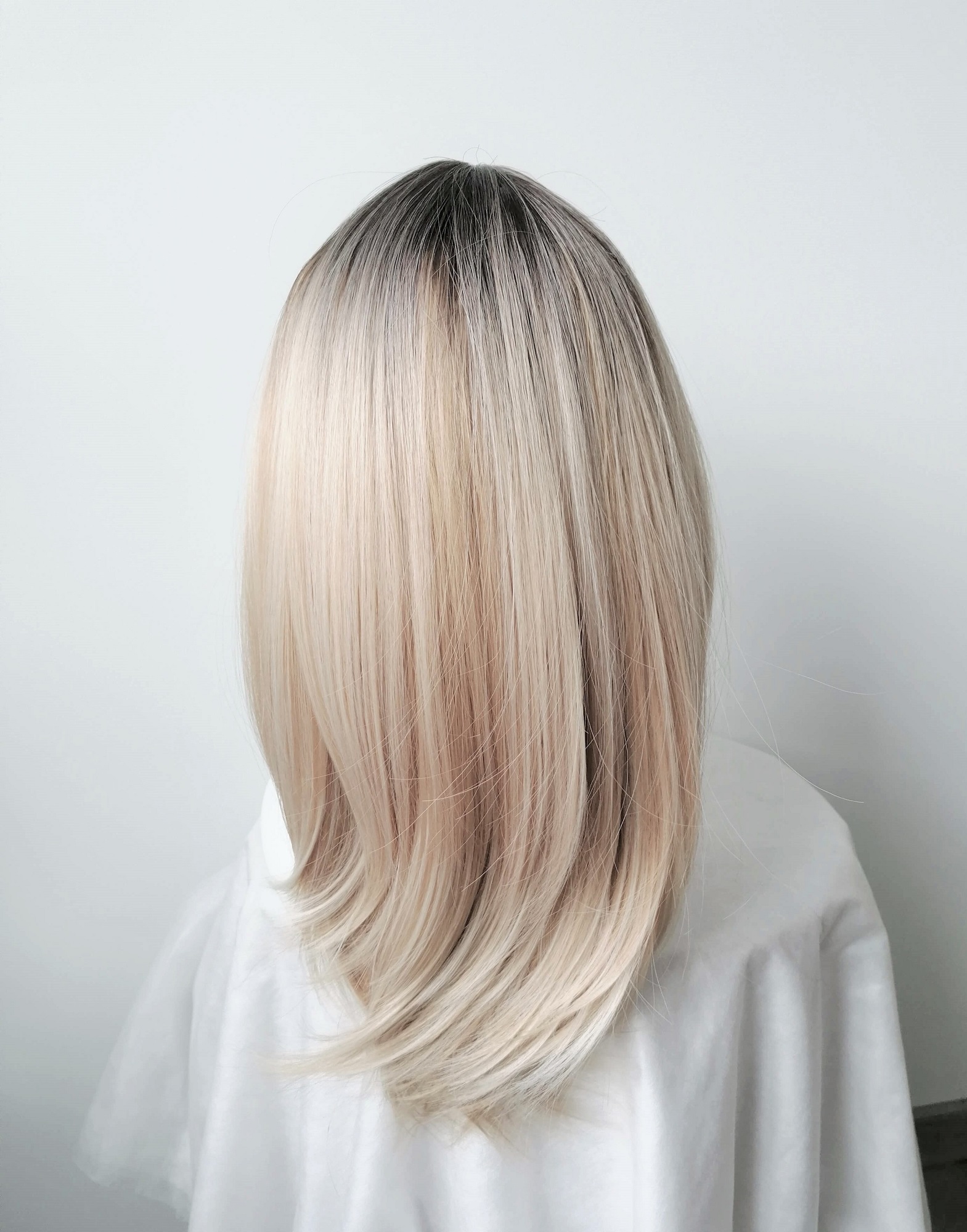 Perukas Nr. 242(1) blond su ilgais kirpčiukais, ilgis 55cm
