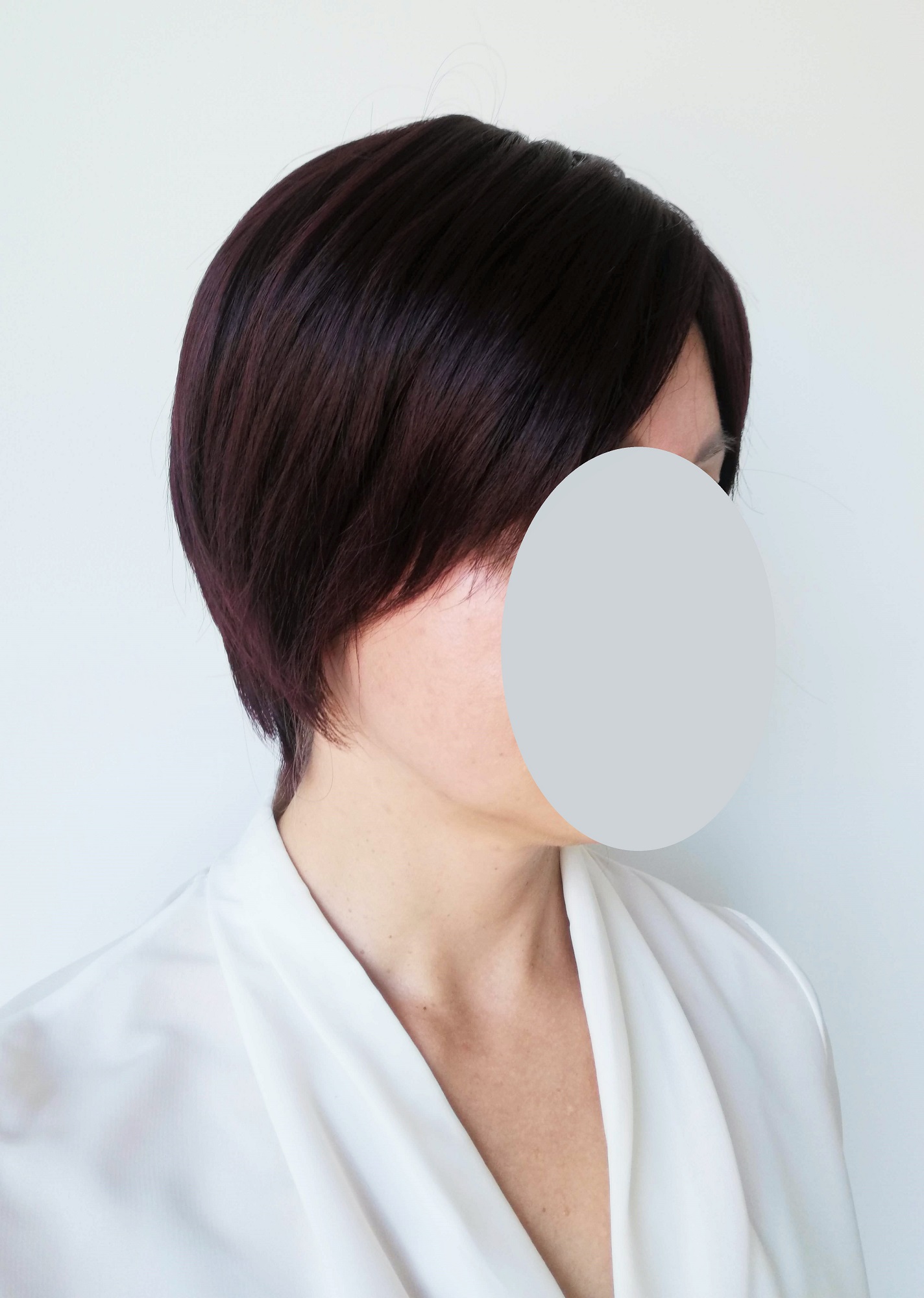 Perukas Nr. 1058(1) trumpų plaukų, tamsi bordo spalva