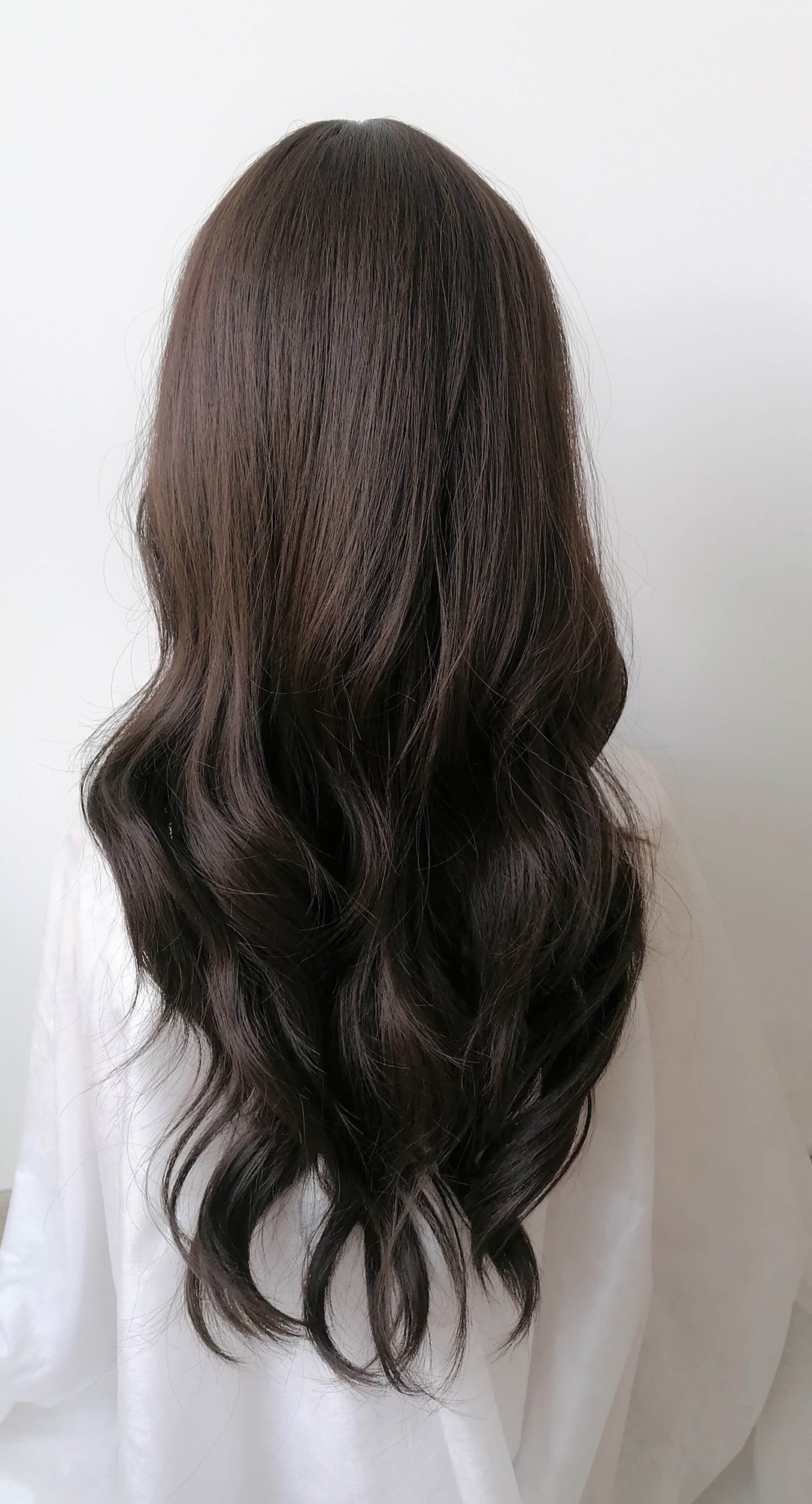 Perukas Nr. 226(2) tamsiai rudas su kirpčiukais, ilgis 70cm