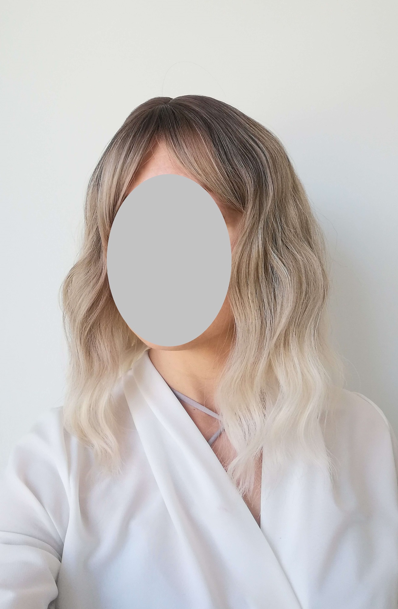 Perukas Nr. 030 banguotas blond ombre, ilgis 38cm