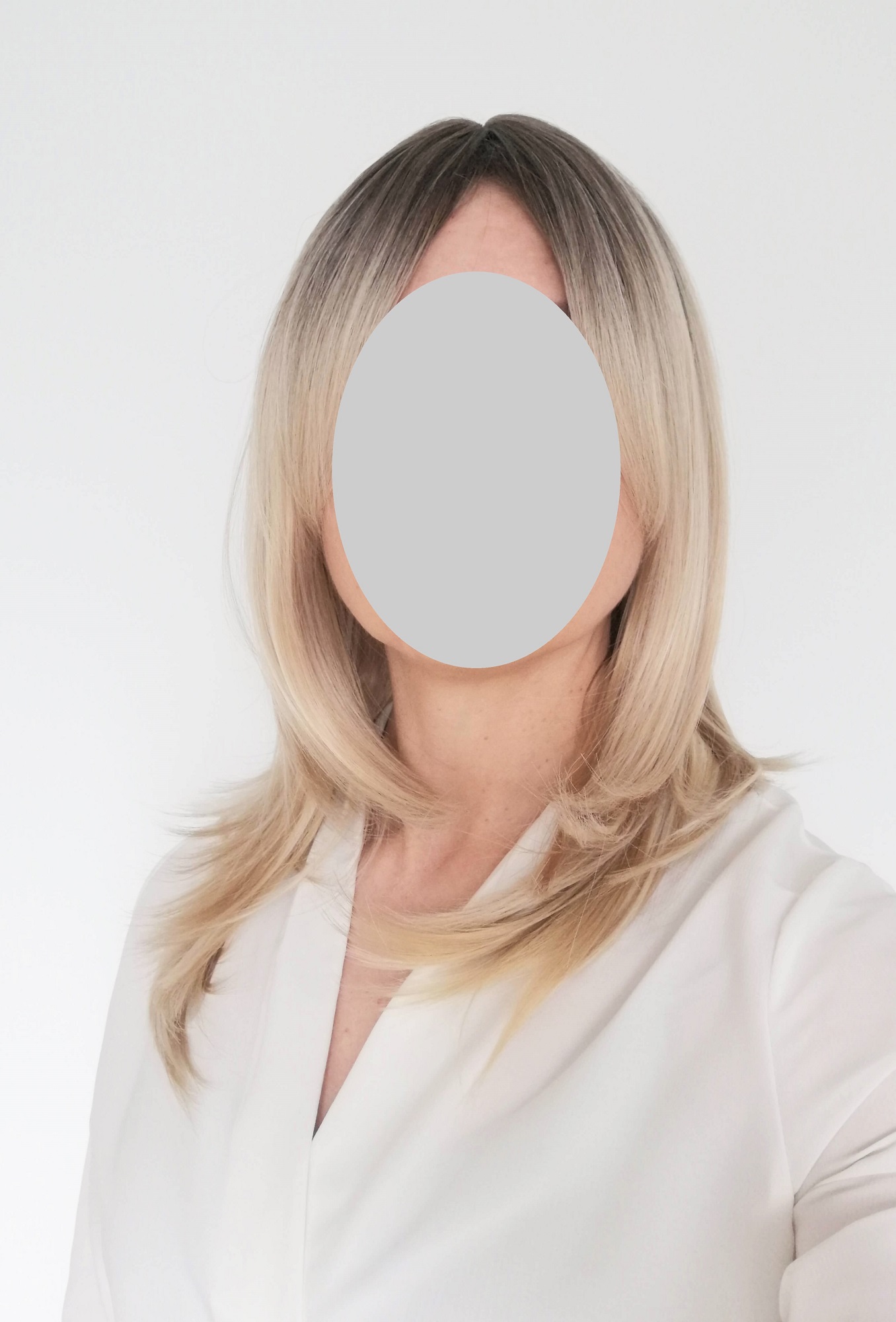 Perukas Nr. 242(1) blond su ilgais kirpčiukais, ilgis 55cm