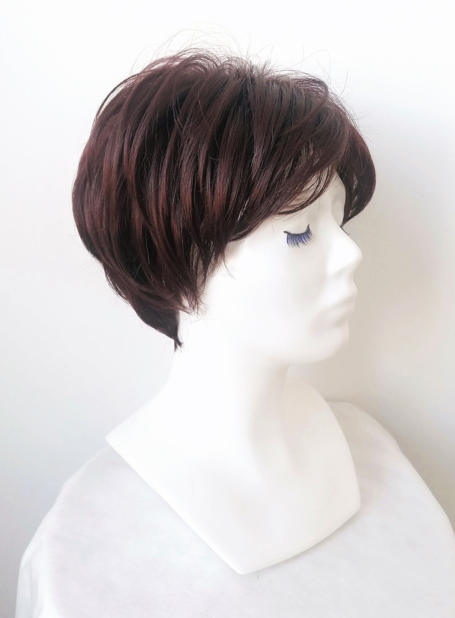 Perukas Nr. 33 trumpų plaukų "Tamsus kaštonas"