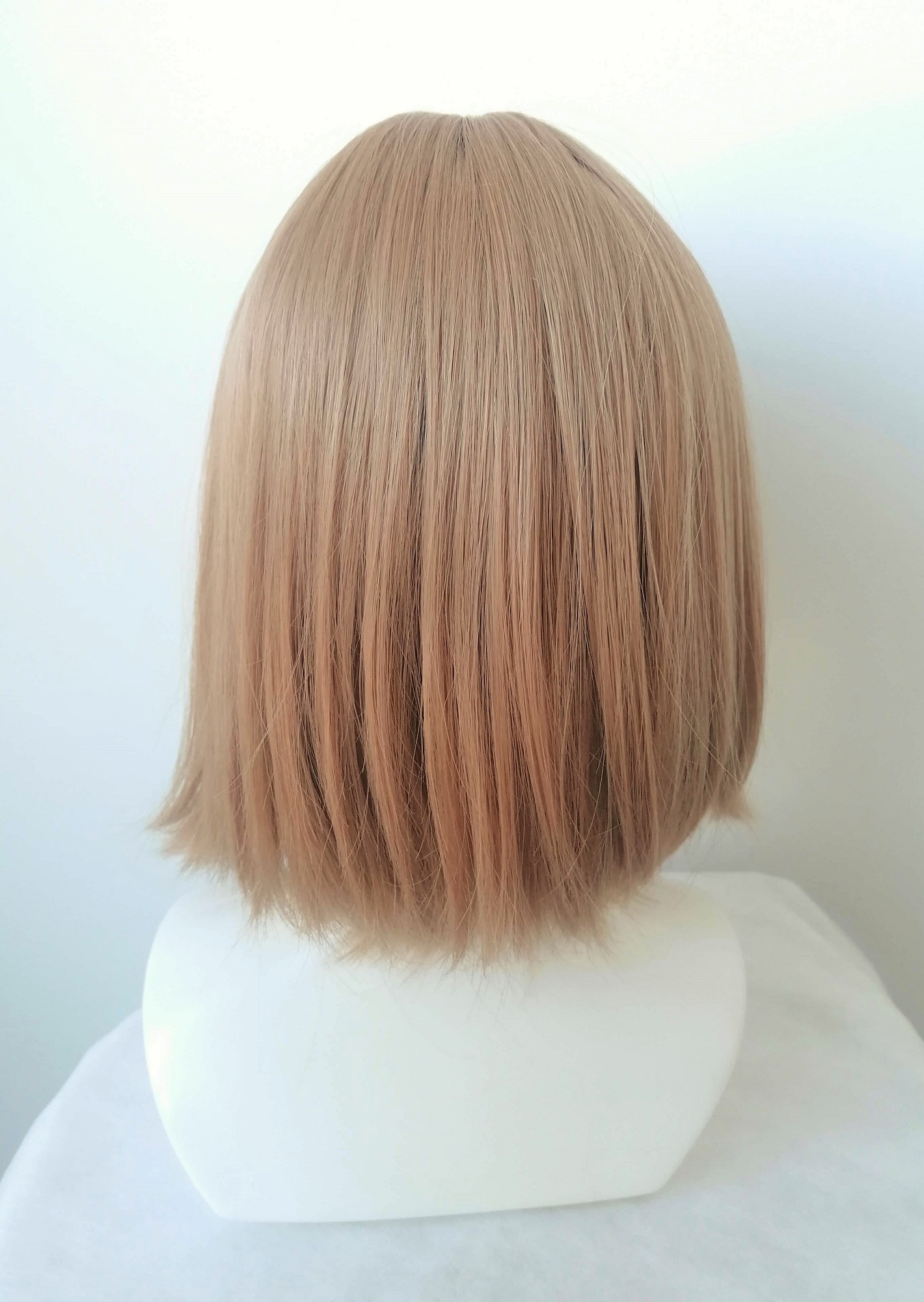 Perukas Nr. 1124(1) šviesiai rudas / gintarinės spalvos, ilgis 33cm