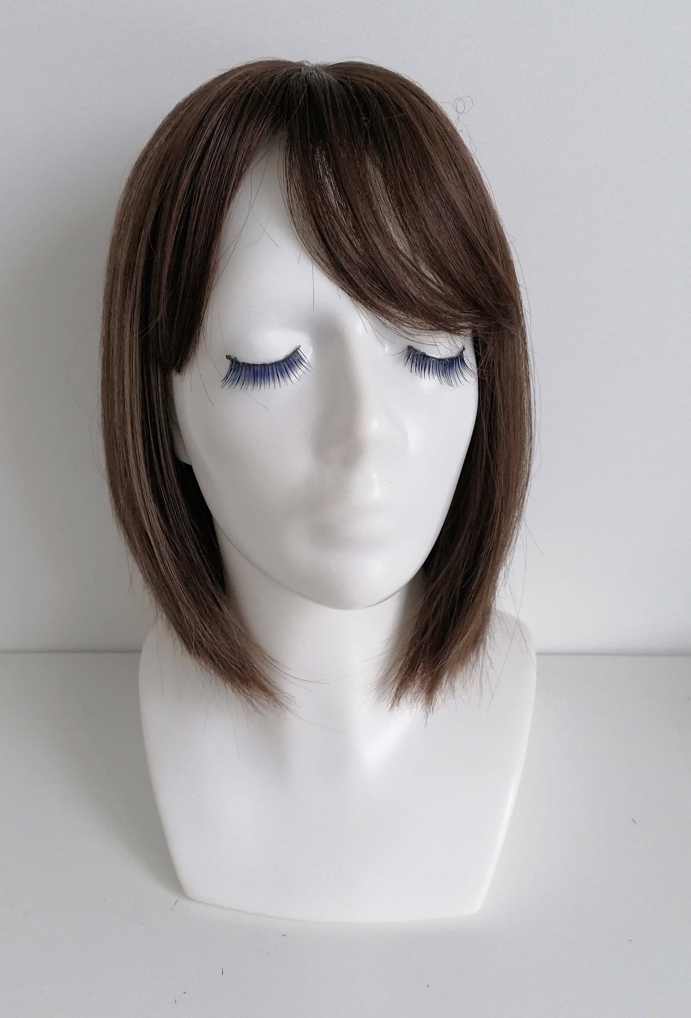 Perukas Nr. 1031(1) tamsiai rudas kare, ilgis 32cm