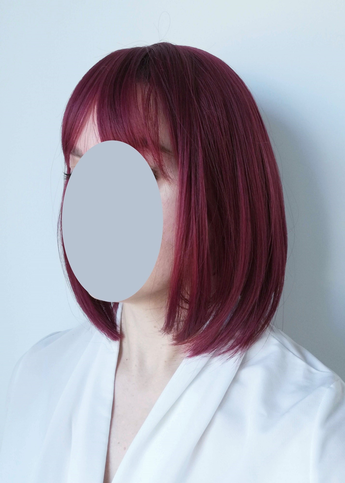 Perukas Nr. 2071(1) kare kirpimas, bordo spalva, ilgis 33cm