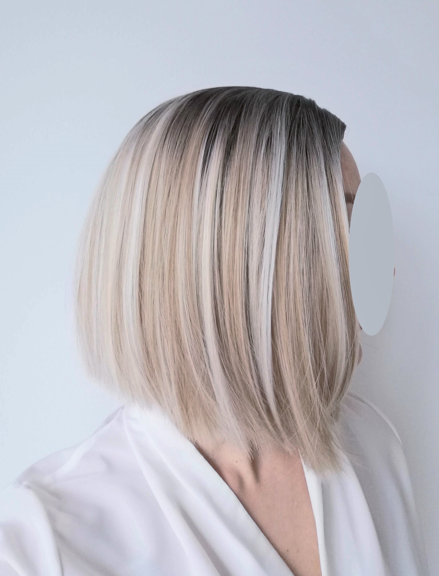 Perukas Nr. 2012(1) BOB kare kirpimas, dažytas sruogelėmis, tamsintas viršugalvis, ilgis 35cm