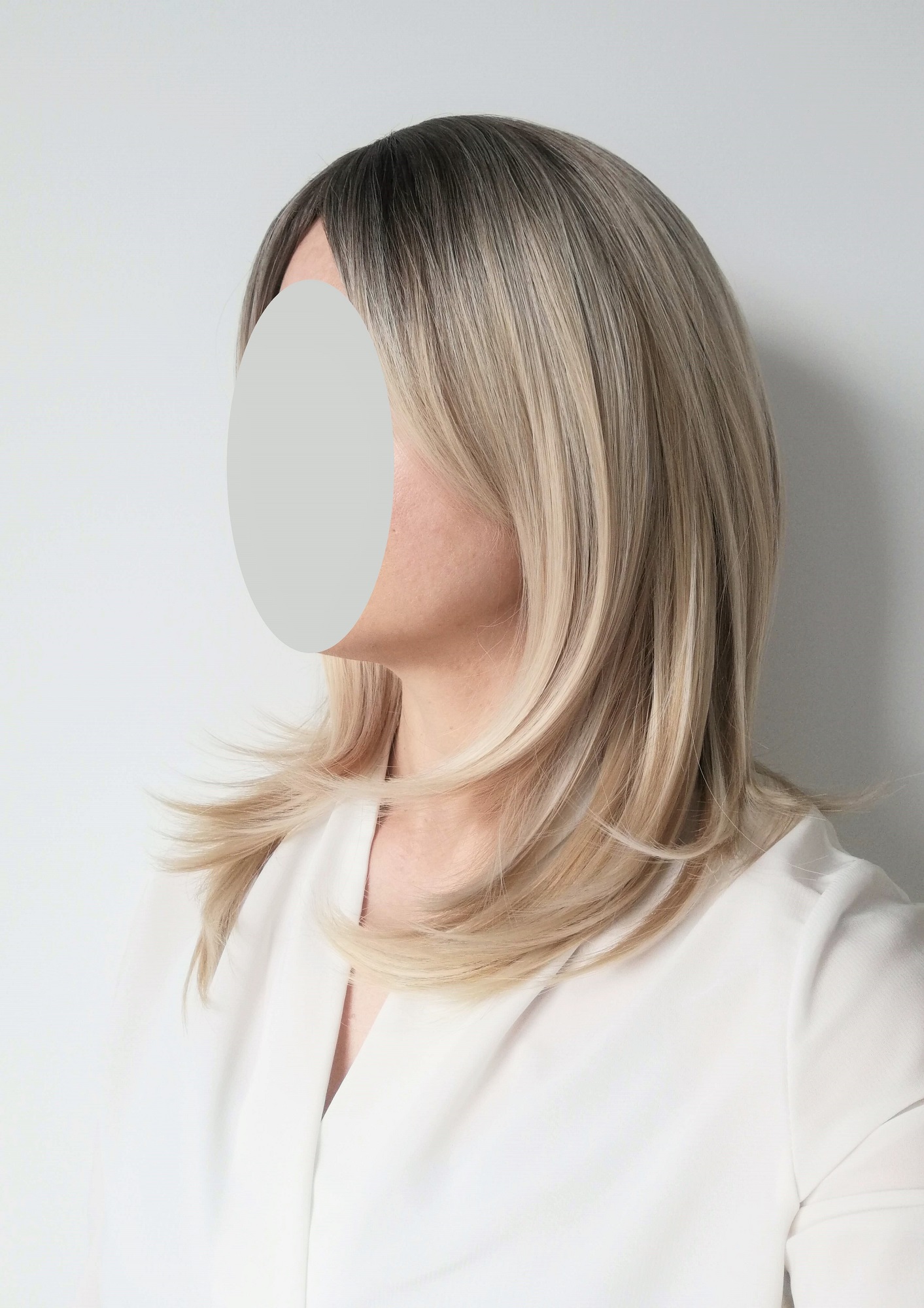 Perukas Nr. 242(1) blond su ilgais kirpčiukais, ilgis 55cm
