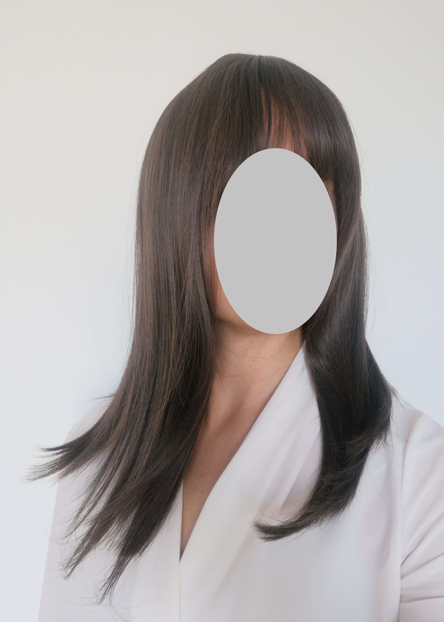 Perukas Nr. 1030(1) tamsiai rudas, su kirpčiukais, ilgis 45cm