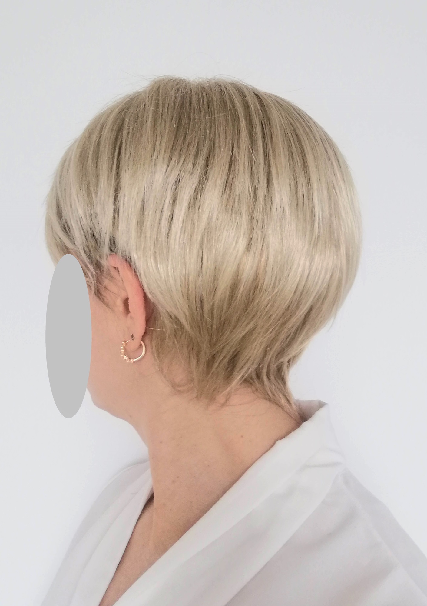 Perukas Nr. 1002(3) trumpų plaukų, blond spalva